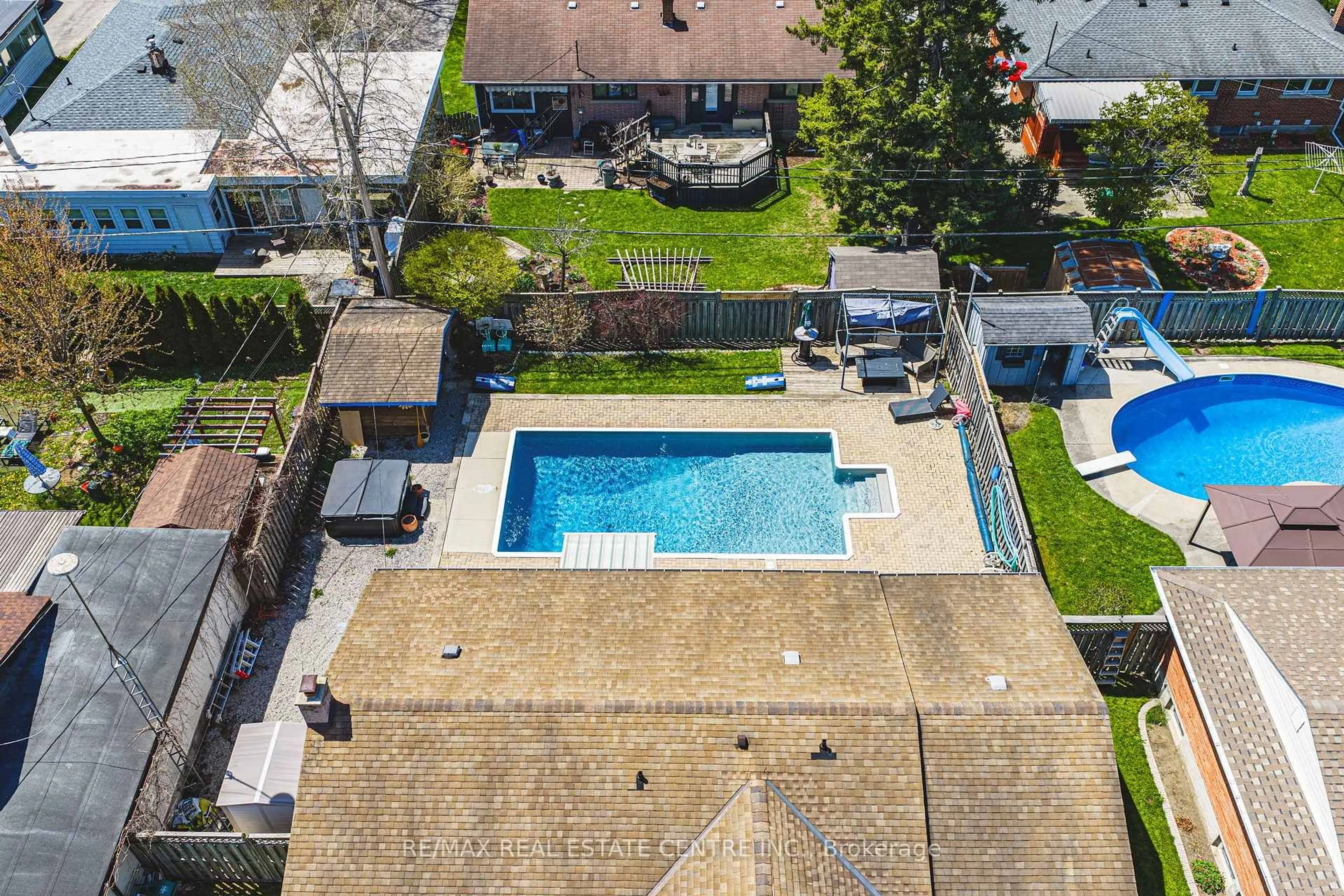 Pool for 1338 ELEANOR Ave, Cambridge Ontario N3H 4N2