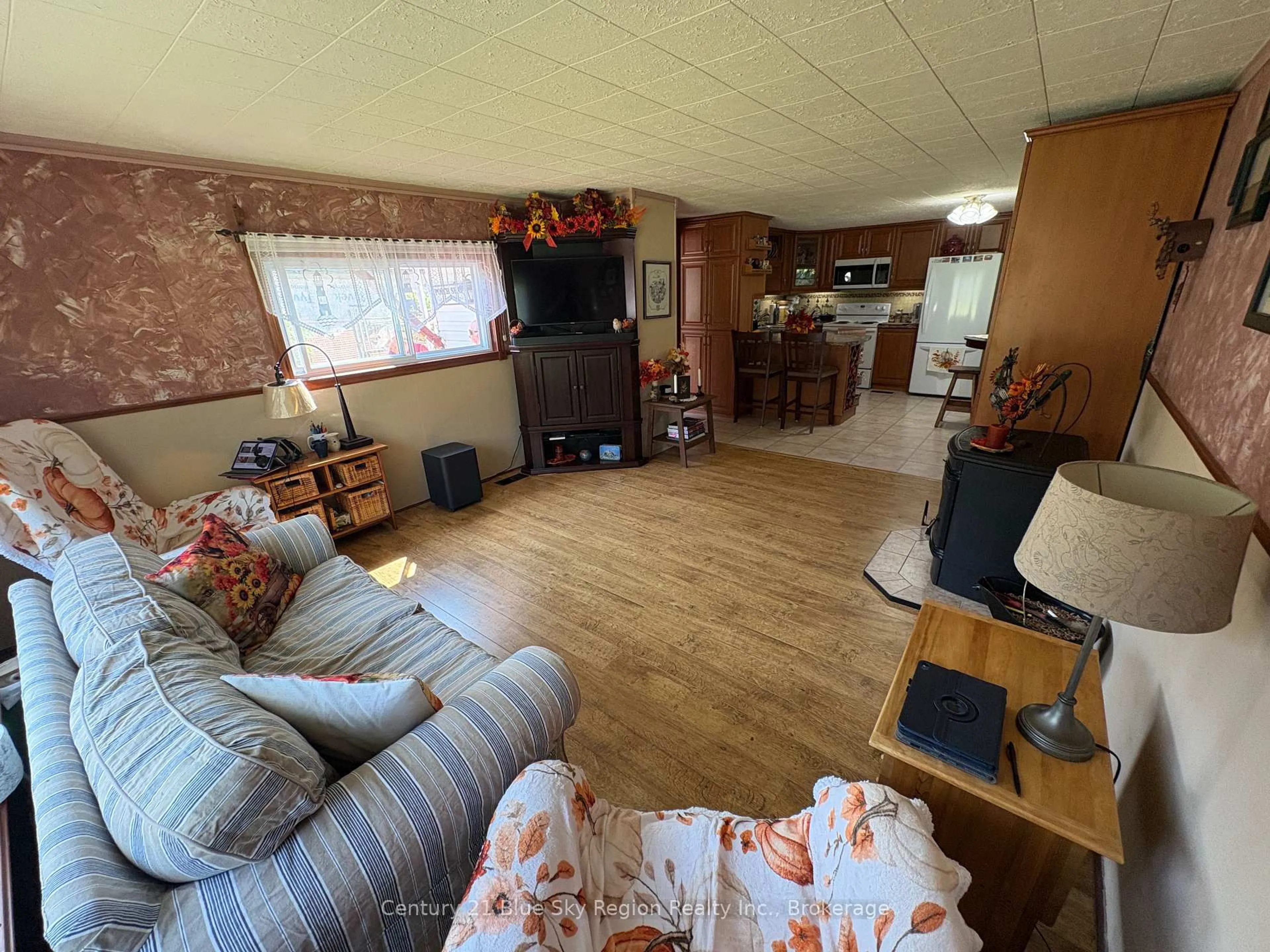 A pic of a room for 5887 Highway 11 #42, North Bay Ontario P1B 8G3