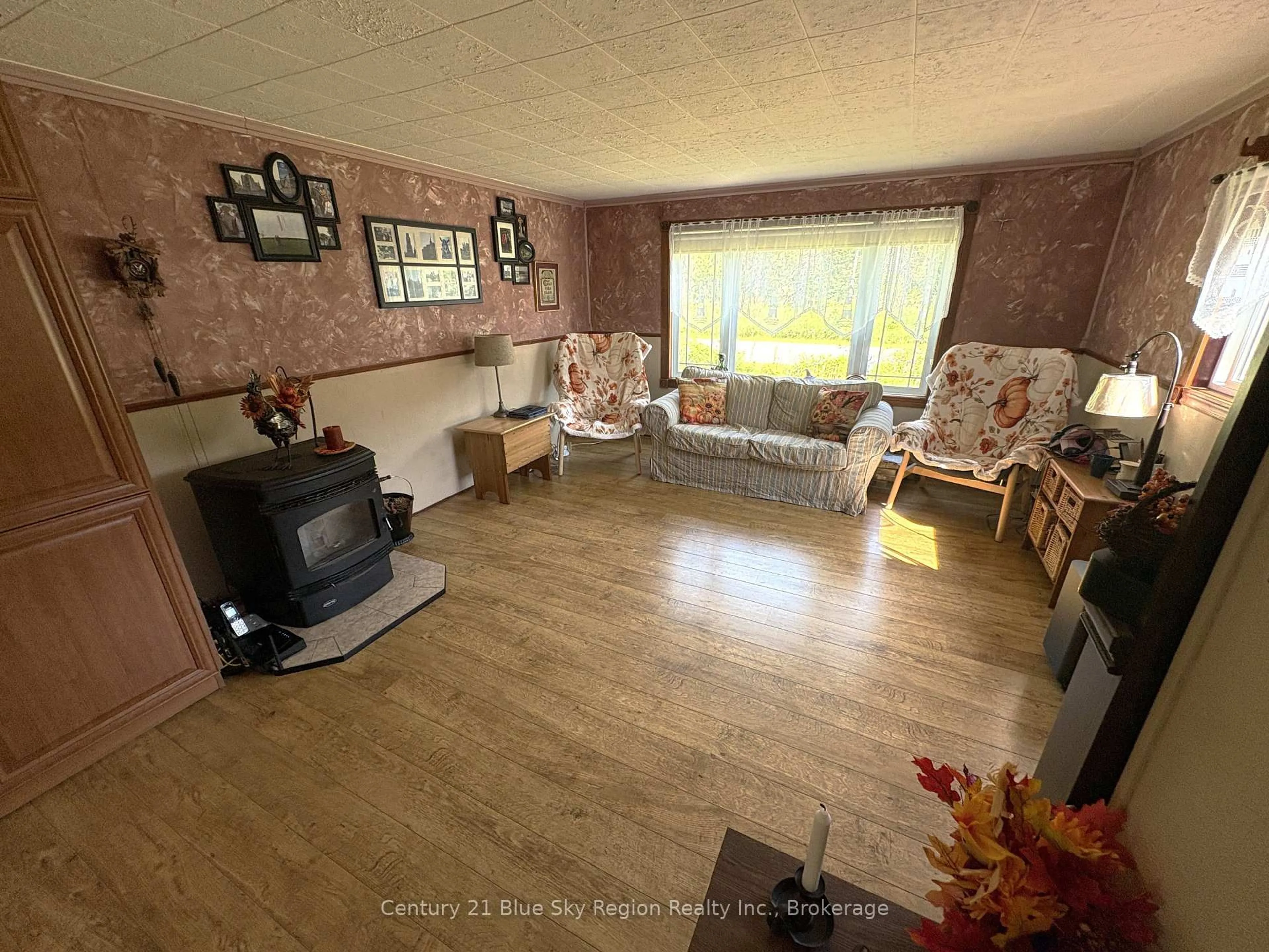 A pic of a room for 5887 Highway 11 #42, North Bay Ontario P1B 8G3