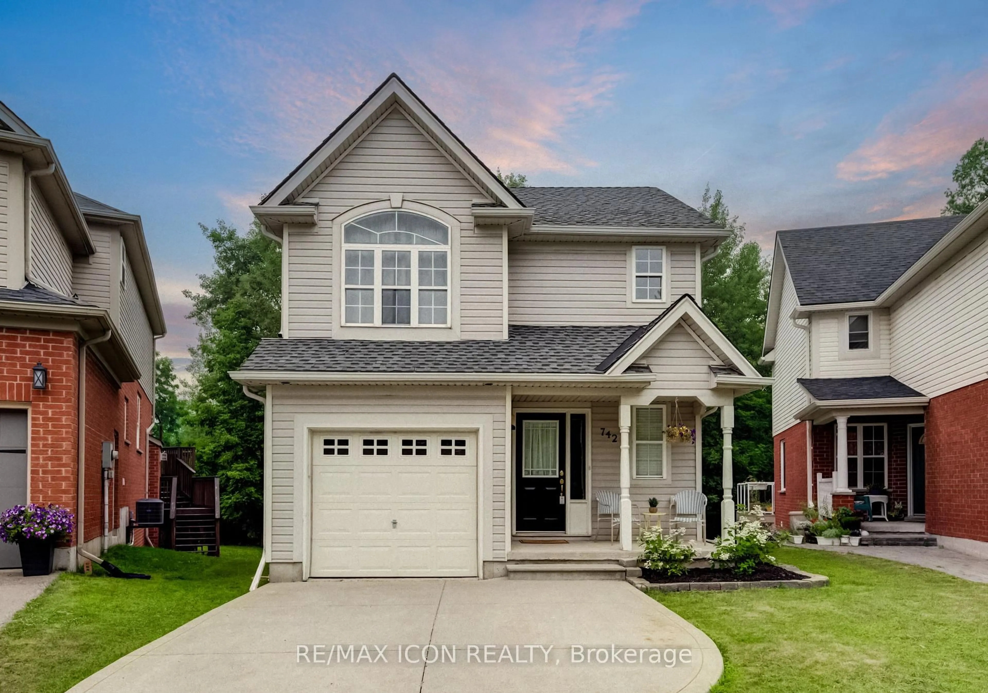 Home with vinyl exterior material, street for 742 Brookmill Pl, Waterloo Ontario N2V 2P1