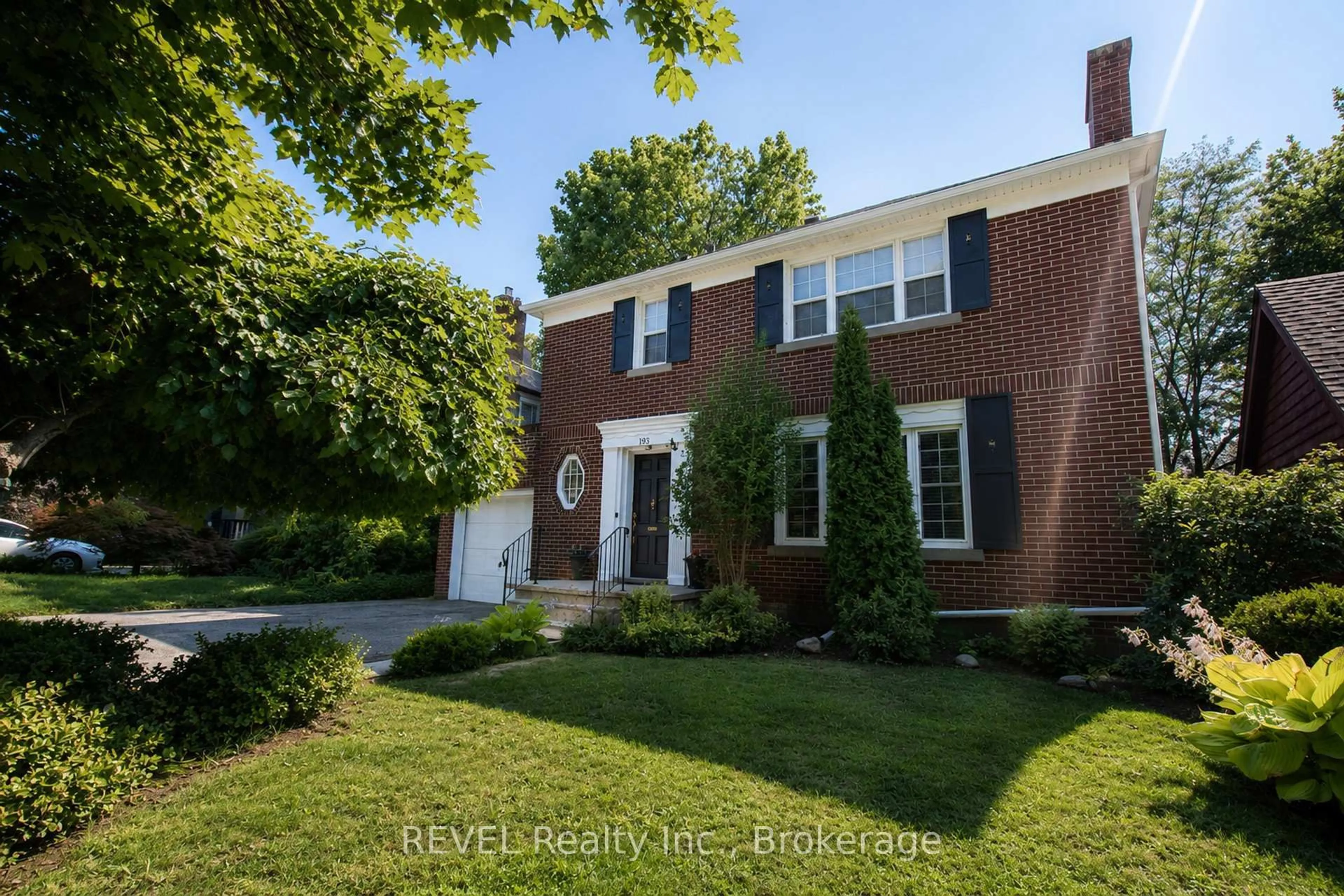 Home with brick exterior material, street for 193 ONTARIO St, St. Catharines Ontario L2R 5K8
