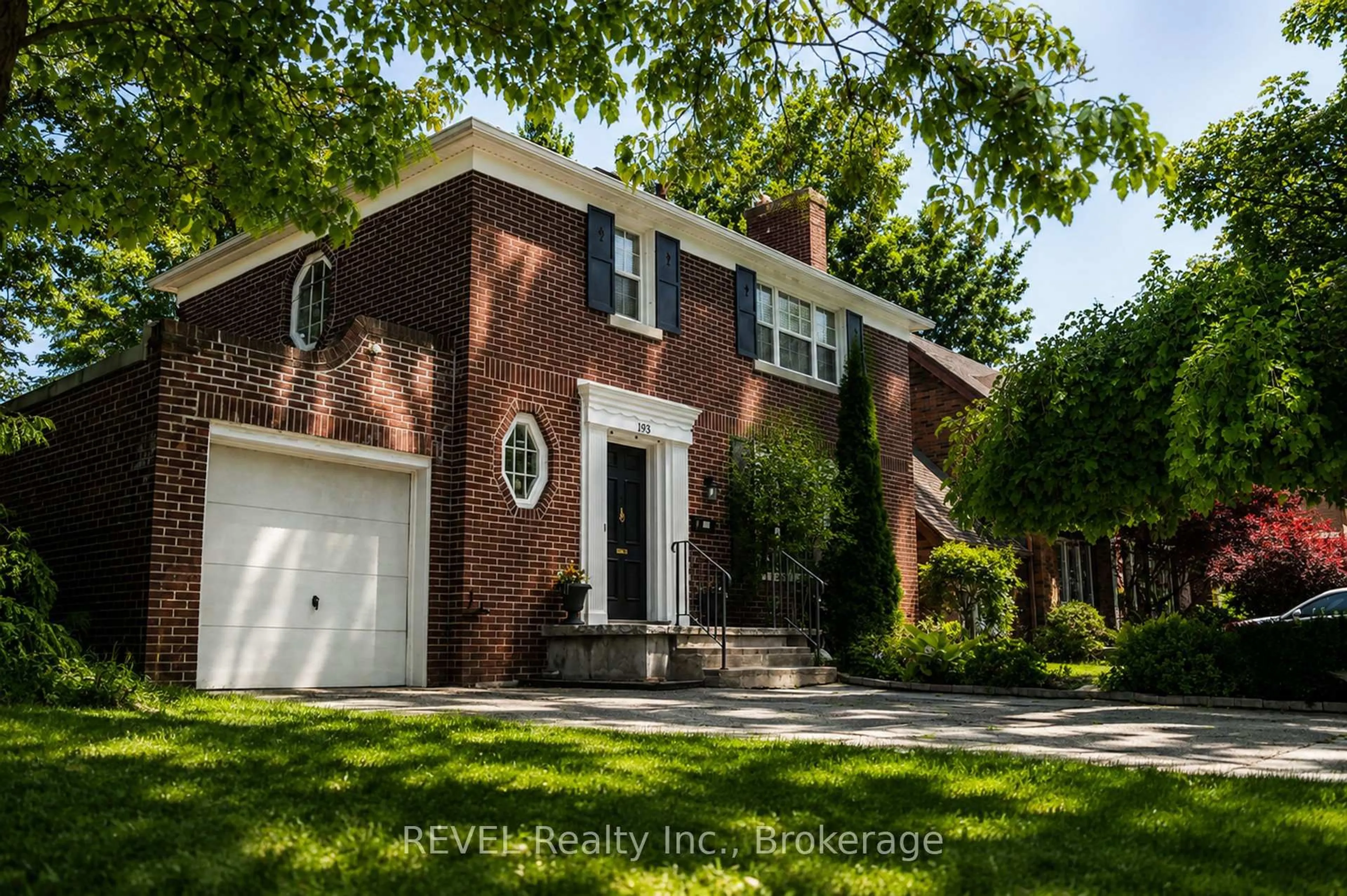 Home with brick exterior material, street for 193 ONTARIO St, St. Catharines Ontario L2R 5K8