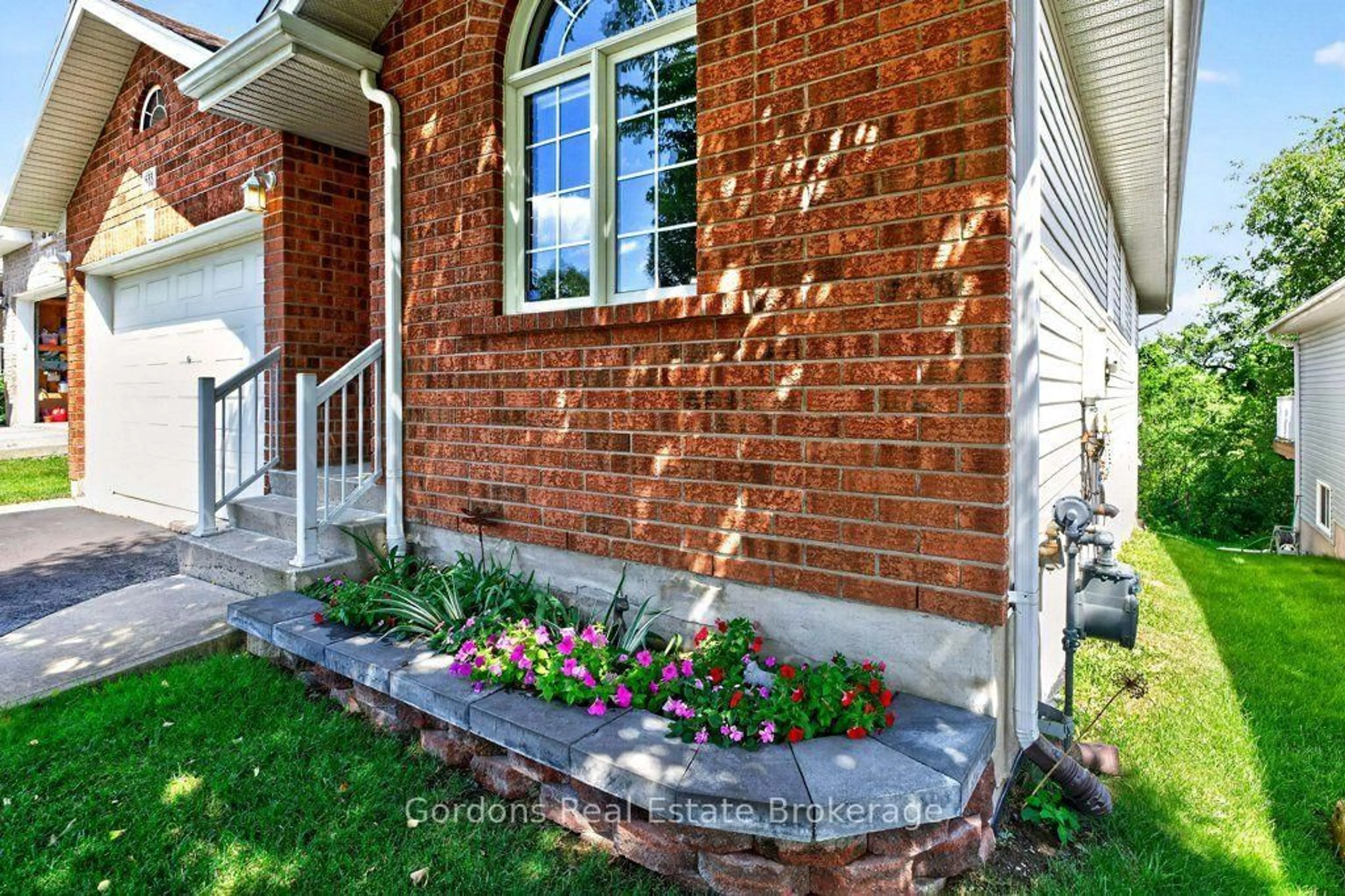 Home with brick exterior material, street for 633 Melrose St, Kingston Ontario K7M 9G8