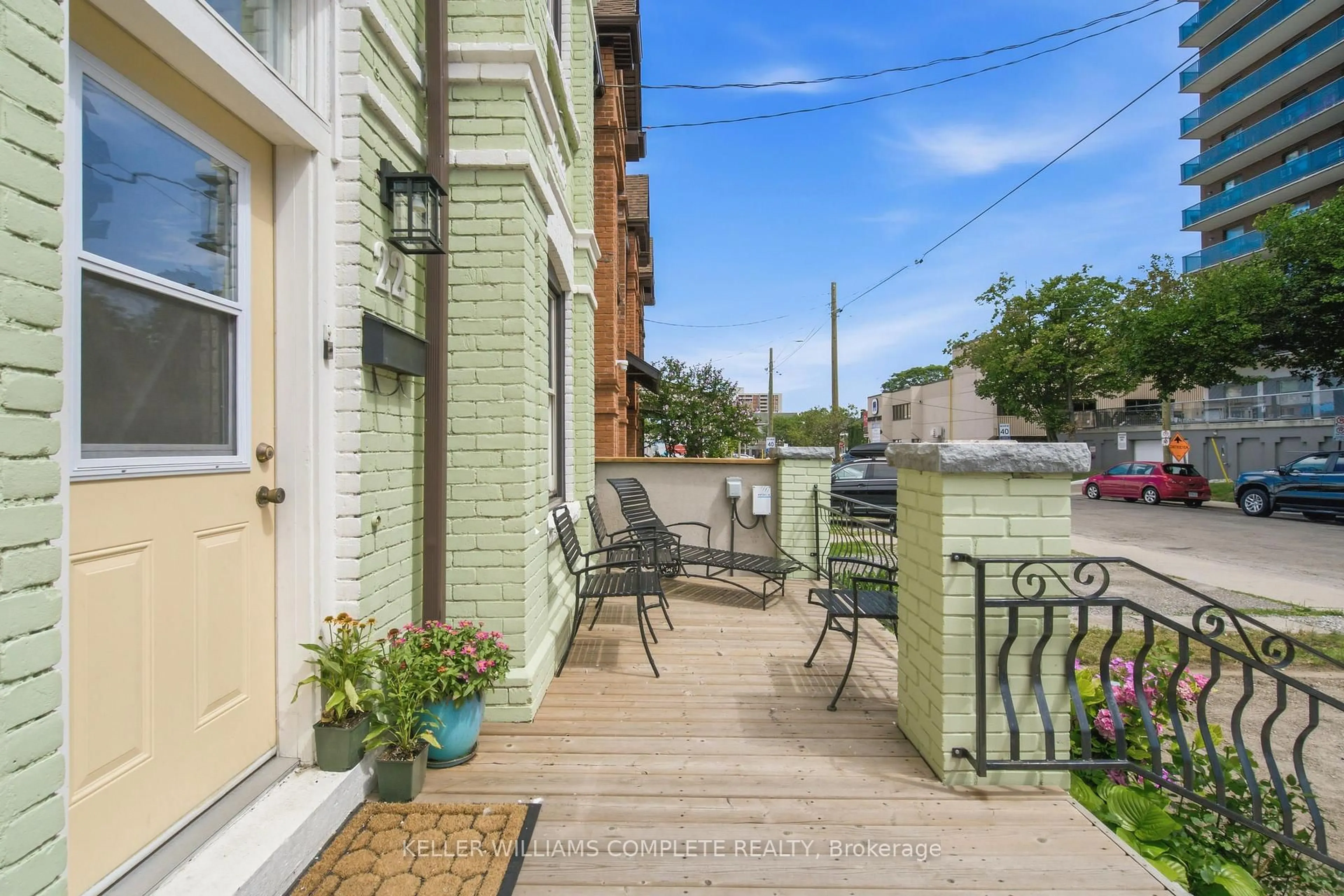 Patio, street for 22 Spring St, Hamilton Ontario L8N 2N9