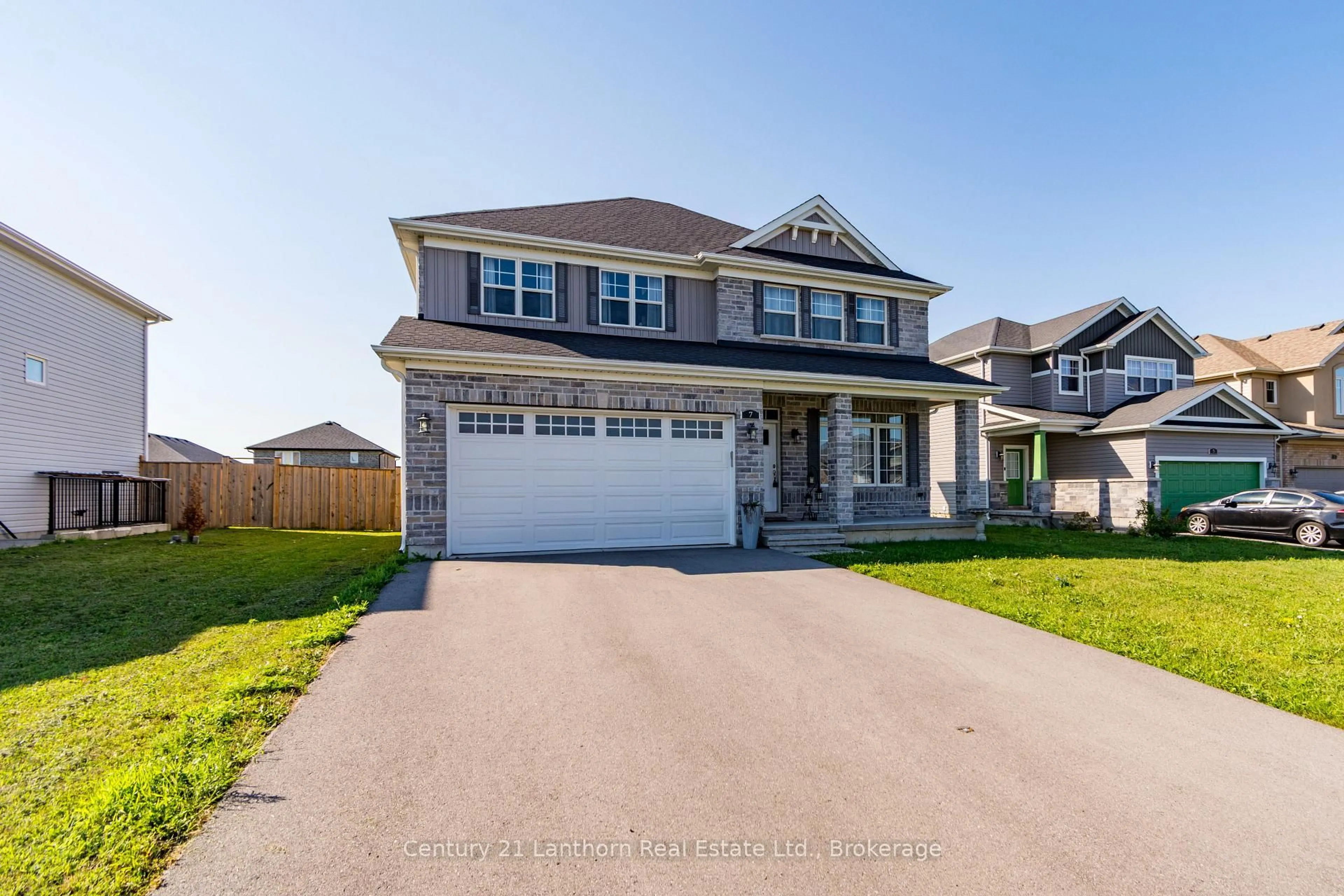 Home with vinyl exterior material, street for 7 Cottonwood Dr, Belleville Ontario K8N 0J3