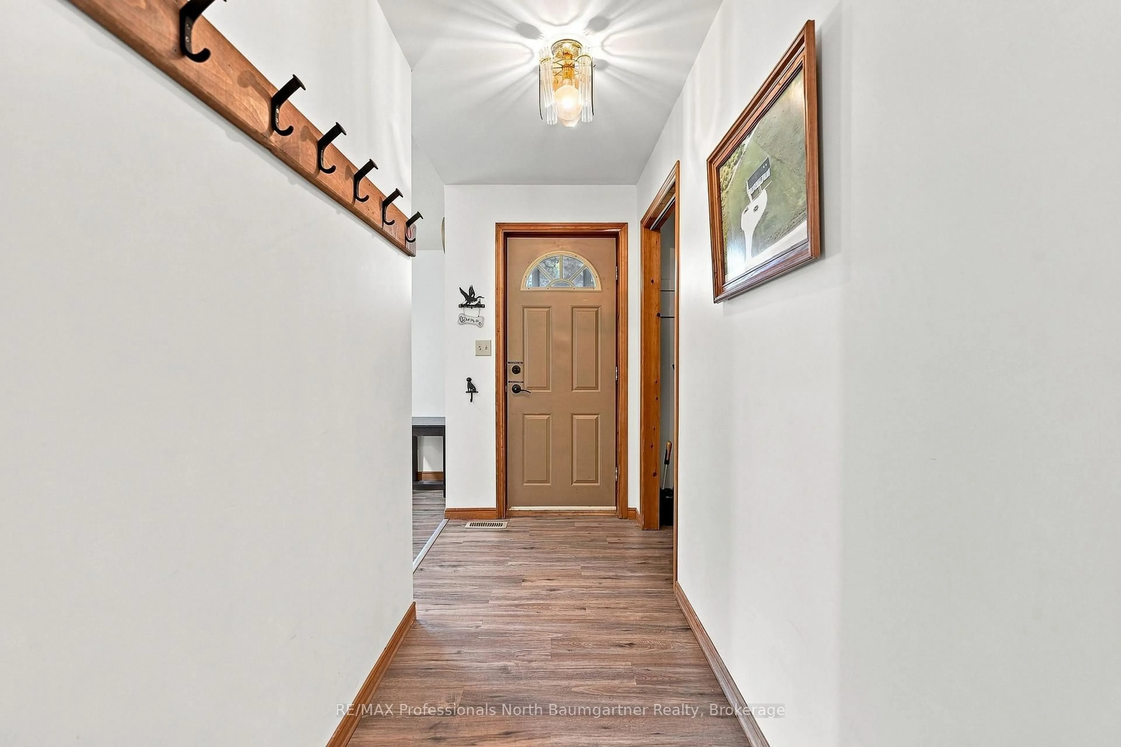 Indoor entryway for 8966 Highway 35, Minden Hills Ontario K0M 2L1