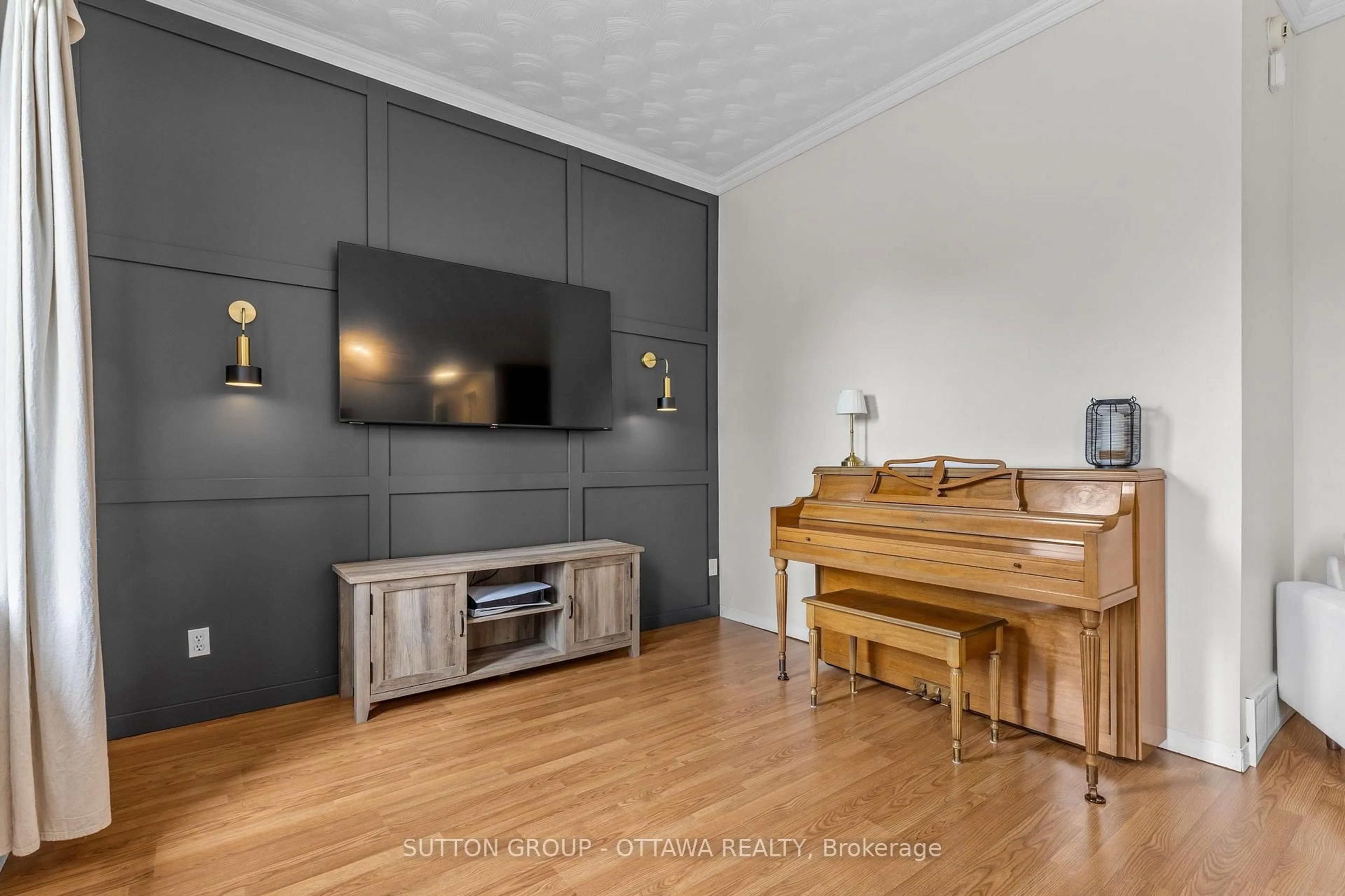 Home theater for 8097 Laurie Lane, Metcalfe Ontario K0A 2P0