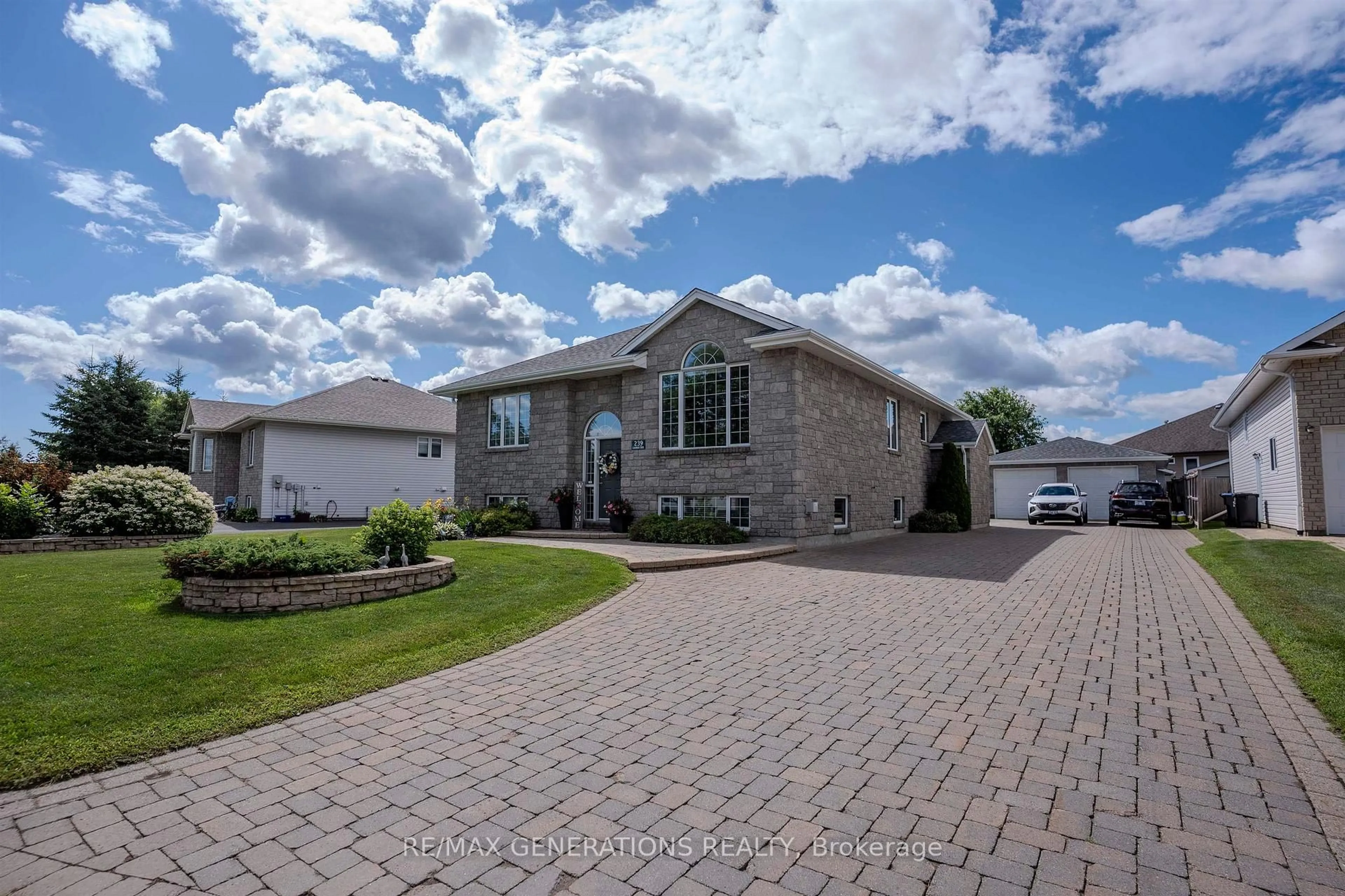 Unknown for 239 CARIBOU Cres, Thunder Bay Ontario P7C 5Z5
