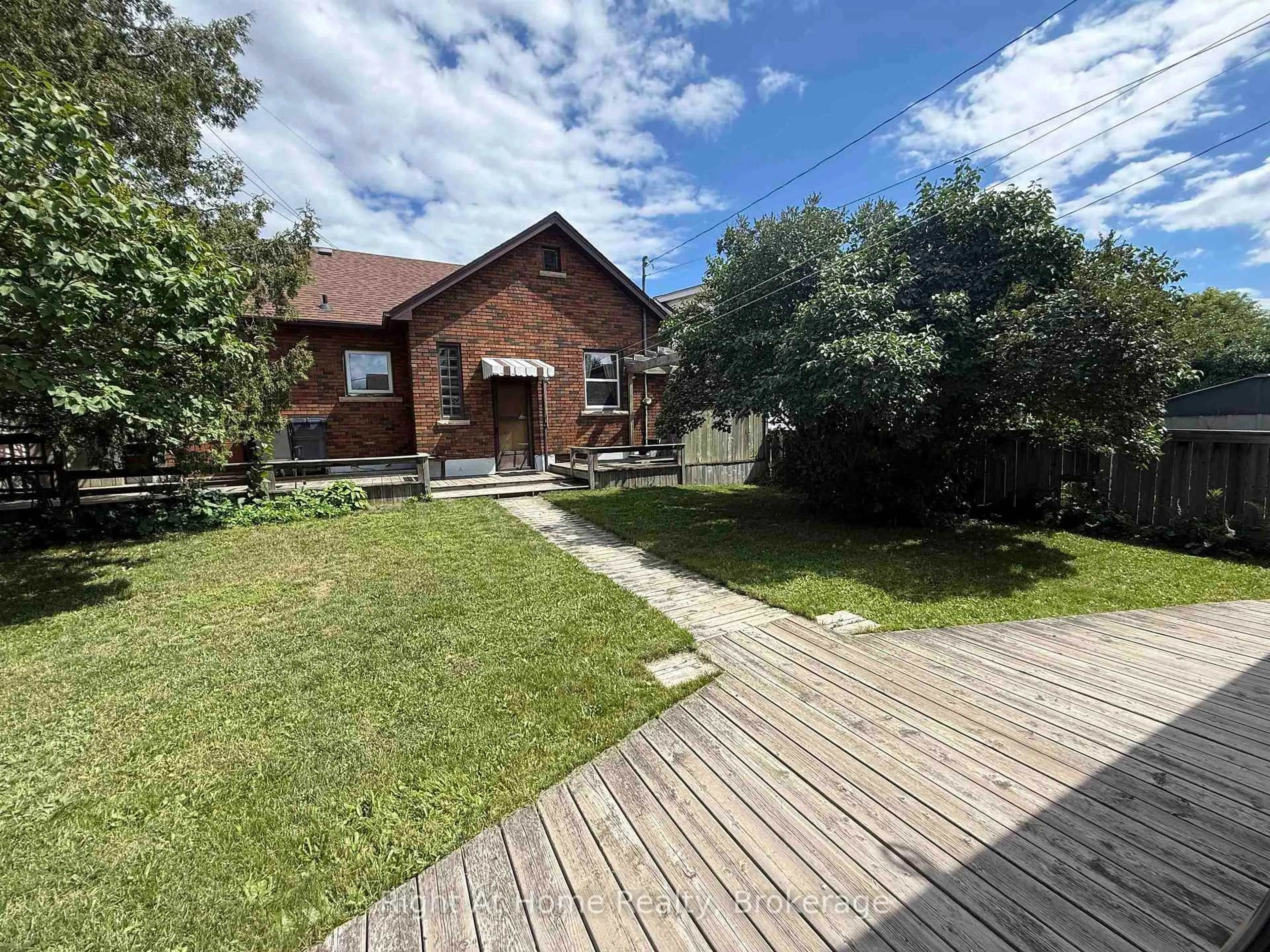 A pic from outside/outdoor area/front of a property/back of a property/a pic from drone, unknown for 701 Sprague Street, Thunder Bay Ontario P7E 1V5