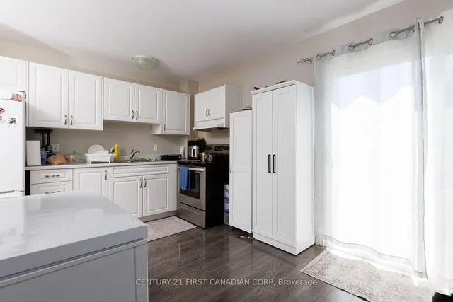 70 Fiddlers Green Rd #122, London North 5