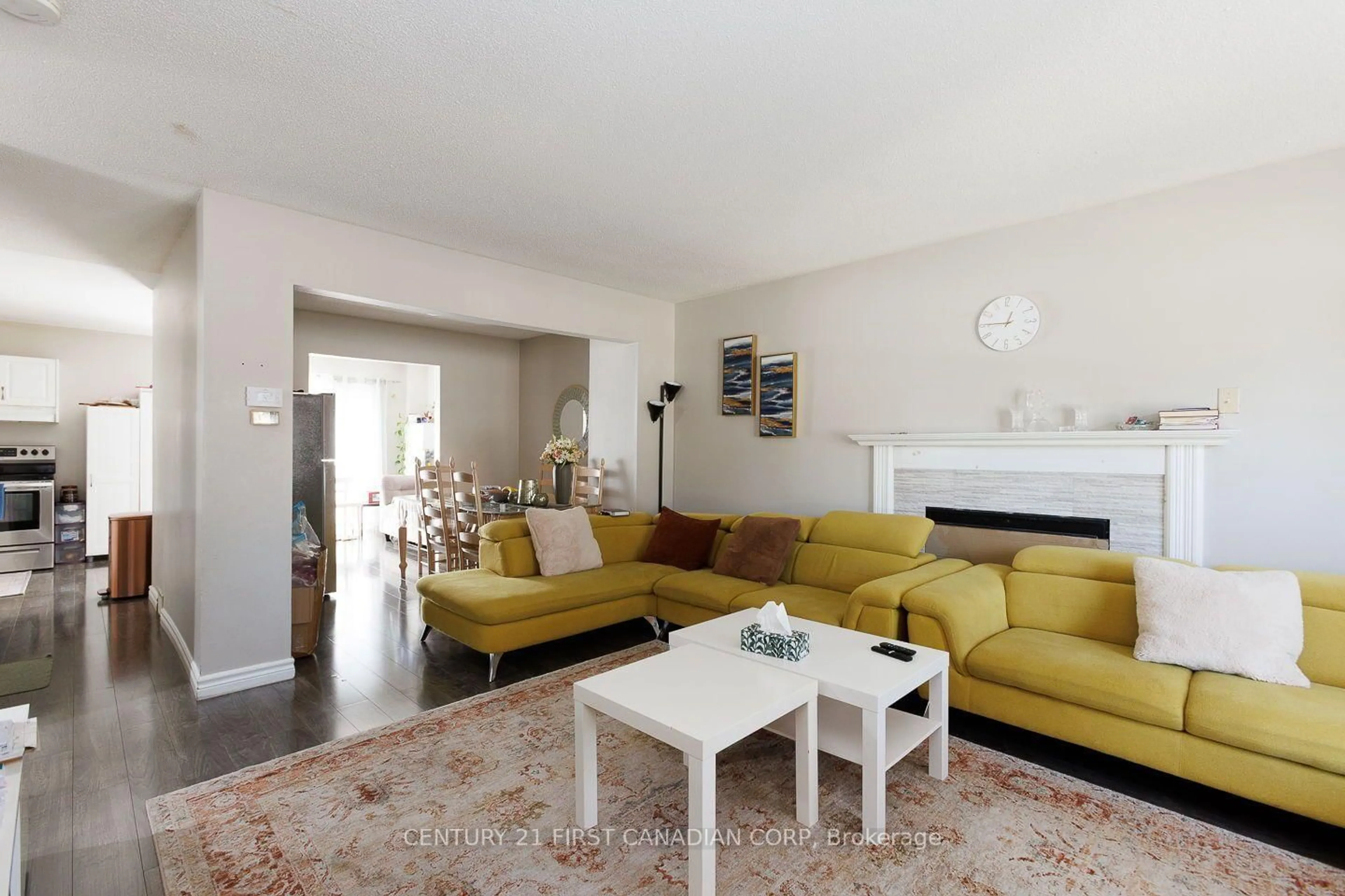 Living room with furniture, unknown for 70 Fiddlers Green Rd #122, London North Ontario N6H 4R4