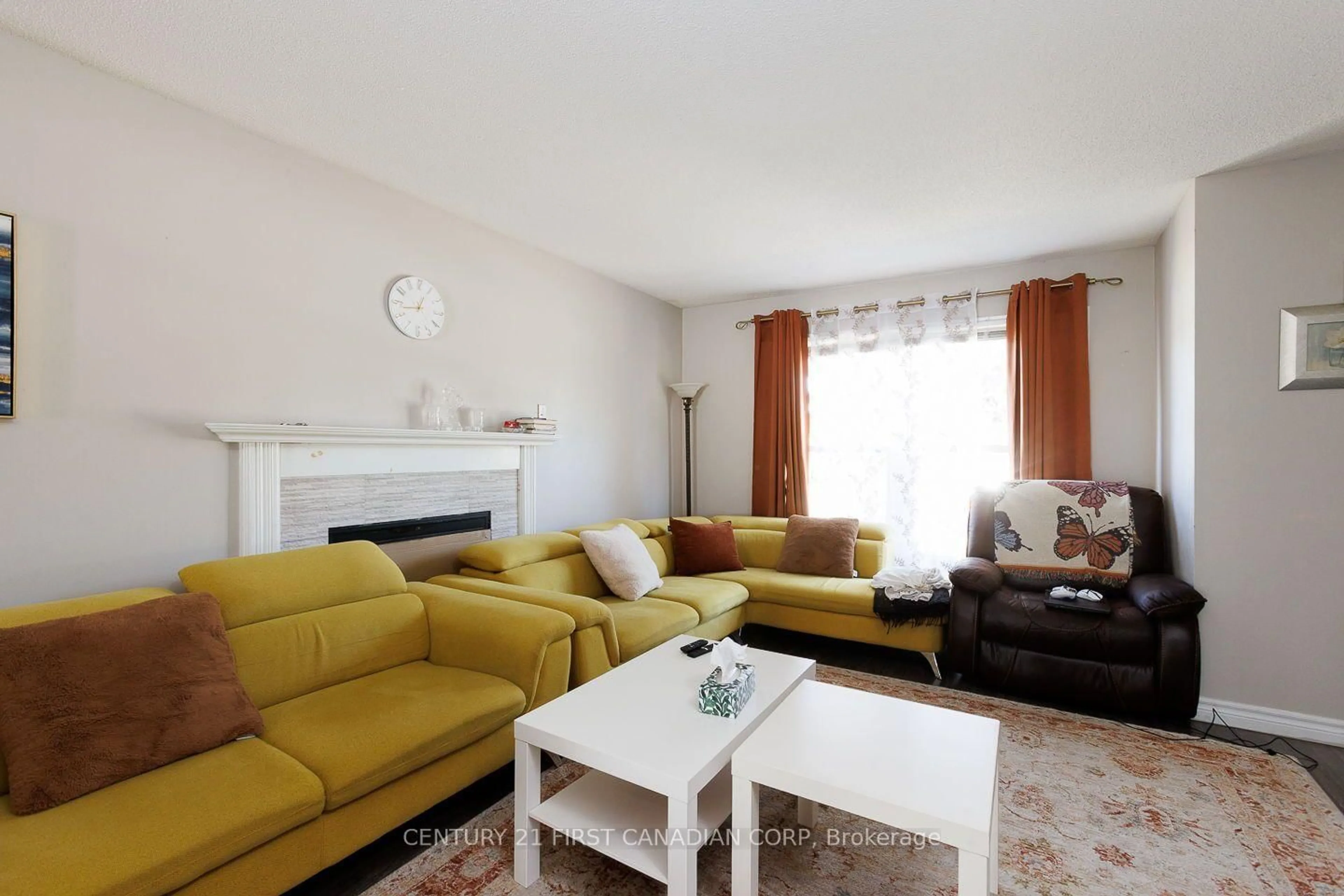 Living room with furniture, unknown for 70 Fiddlers Green Rd #122, London North Ontario N6H 4R4