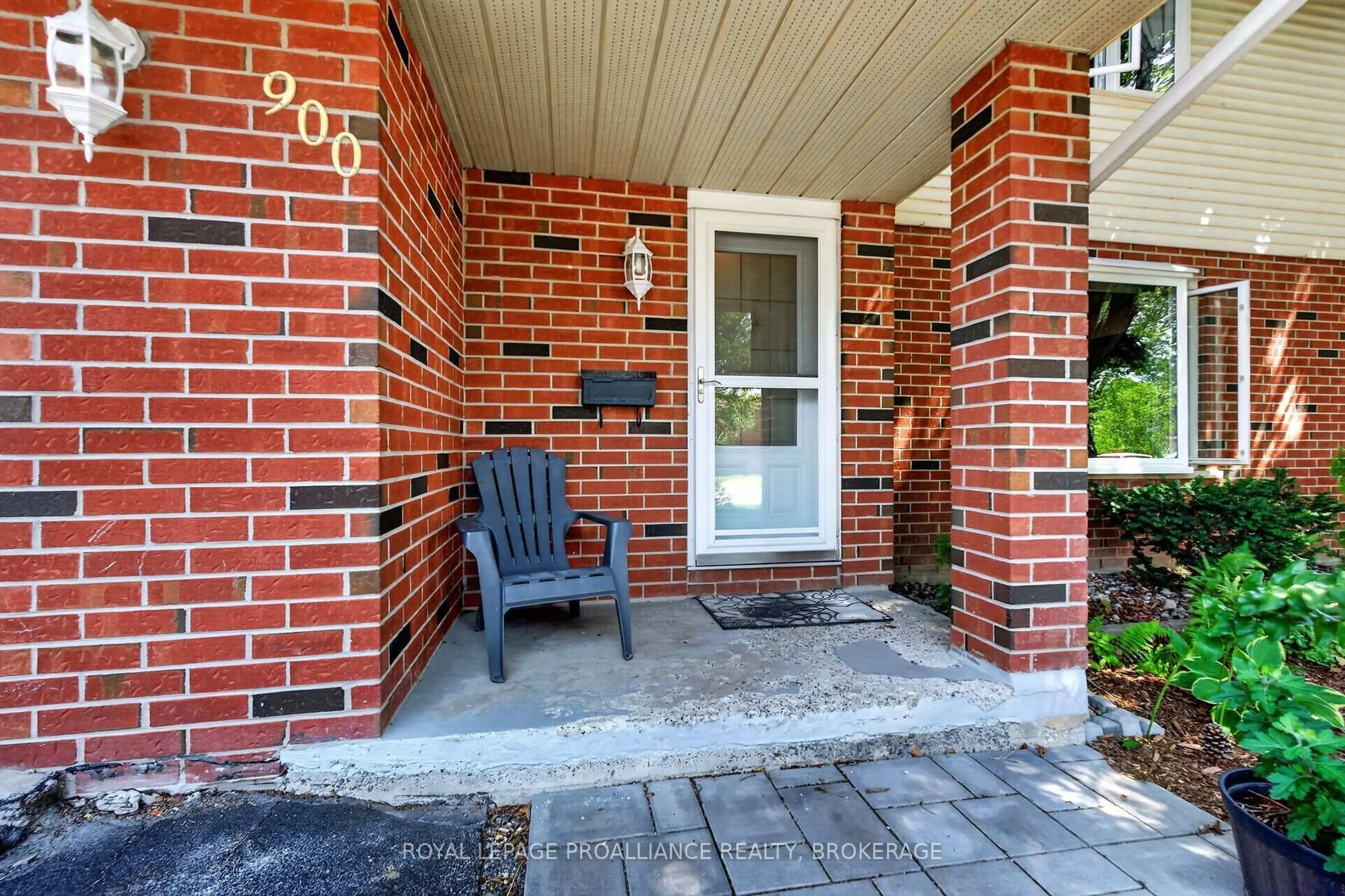 Unknown for 900 Nottinghill Ave, Kingston Ontario K7P 2B4