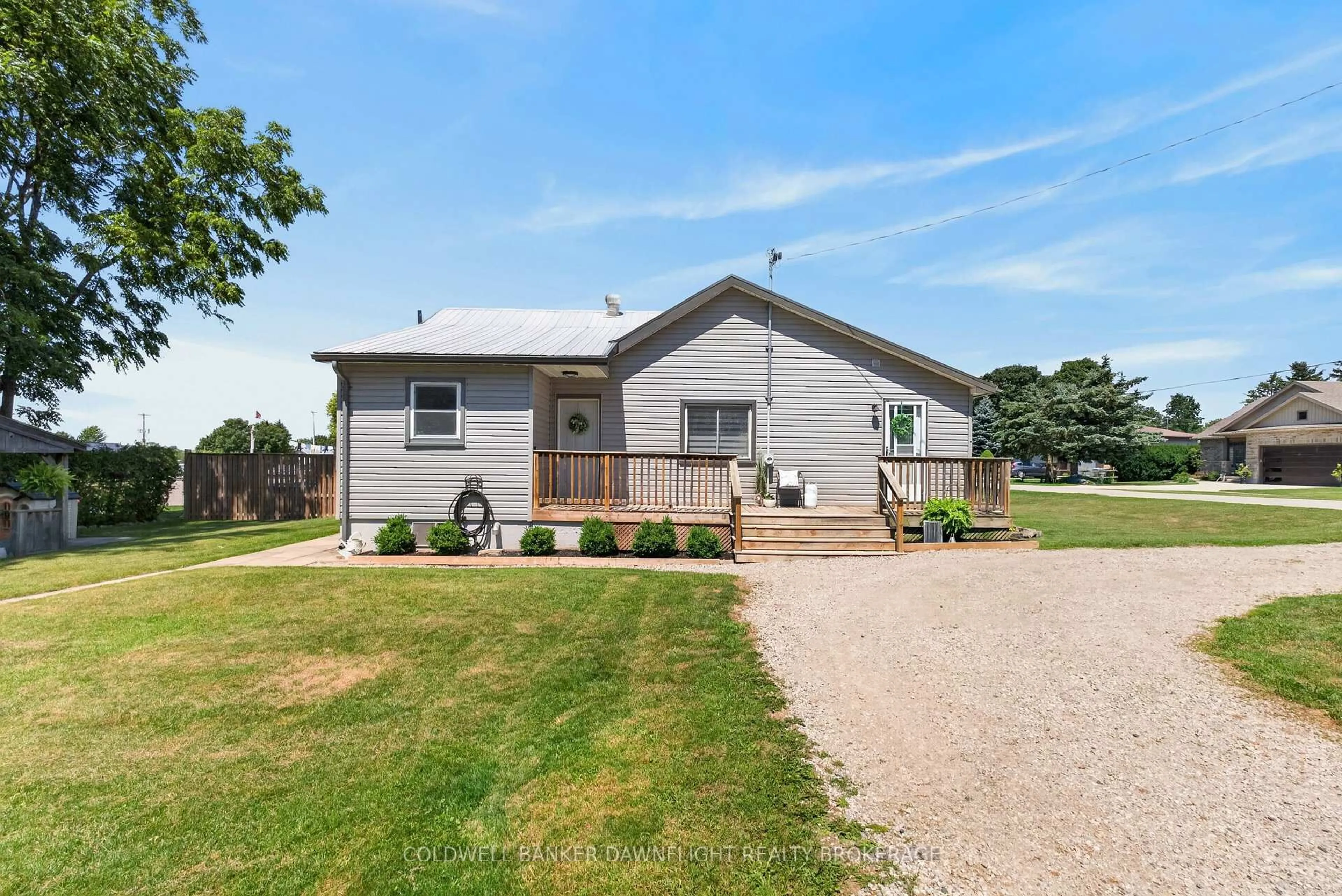 Unknown for 221 Prince Arthur St, South Huron Ontario N0M 1K0