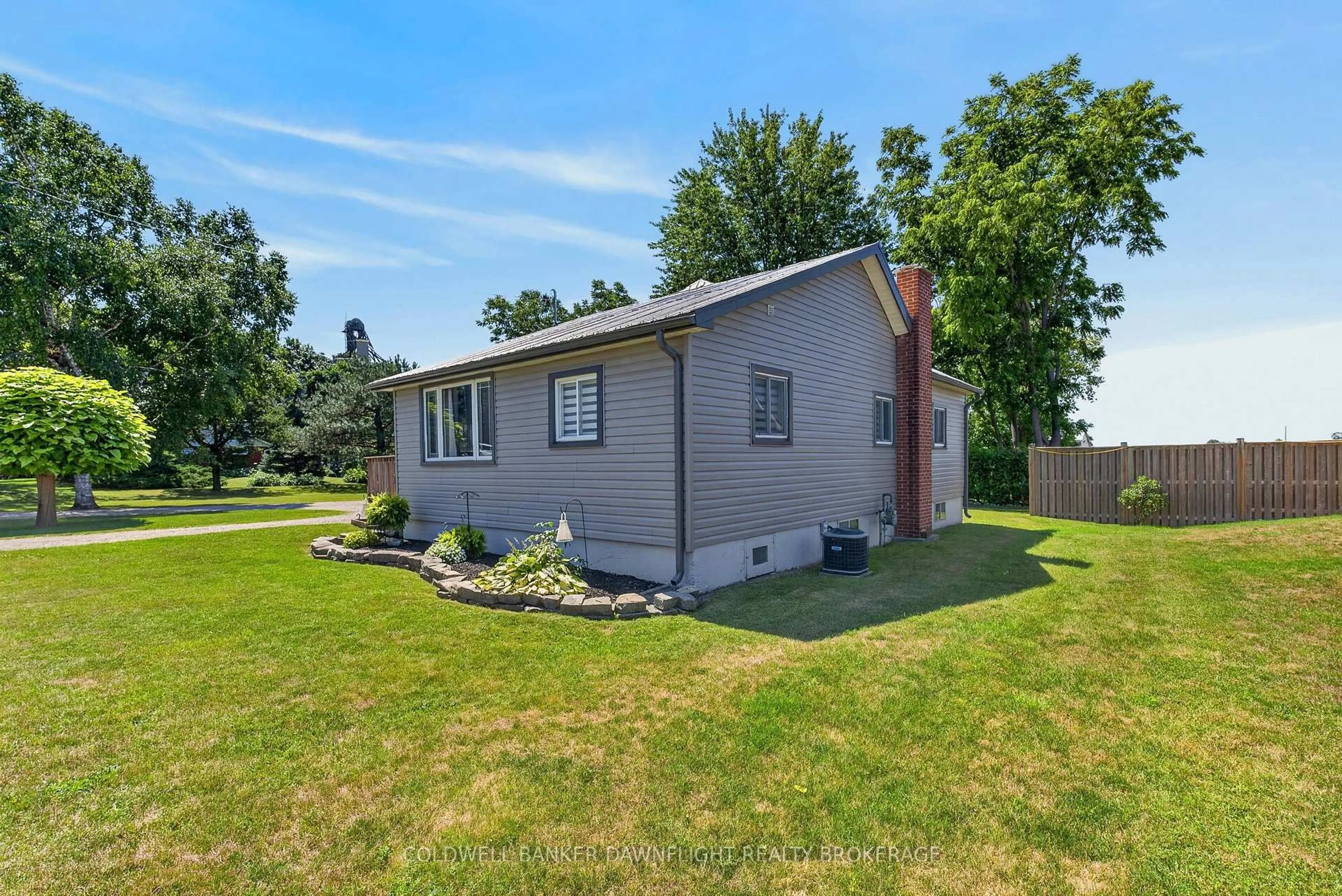 Unknown for 221 Prince Arthur St, South Huron Ontario N0M 1K0