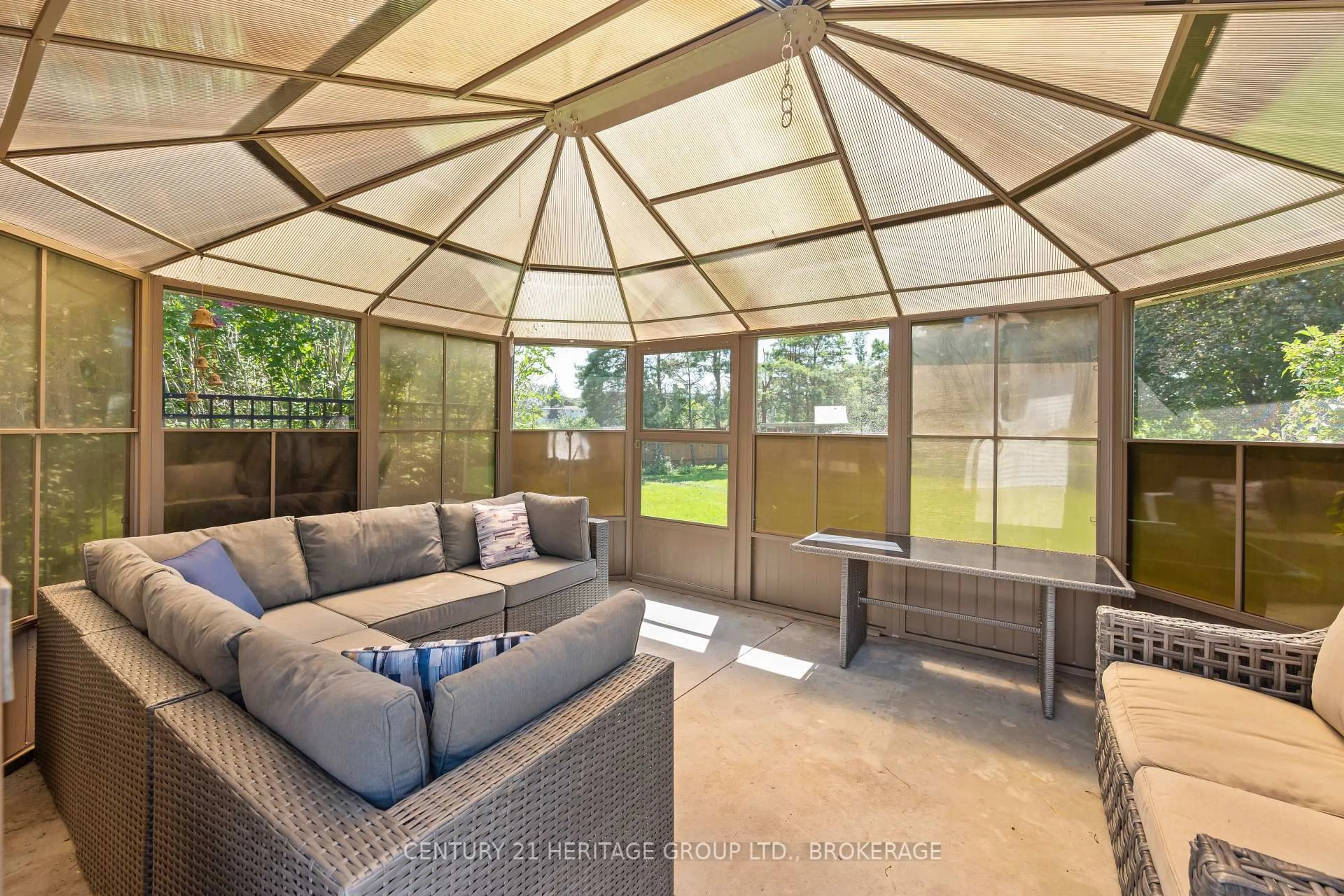 Patio, street for 18 Keates Pl, Kingston Ontario K7K 7A2
