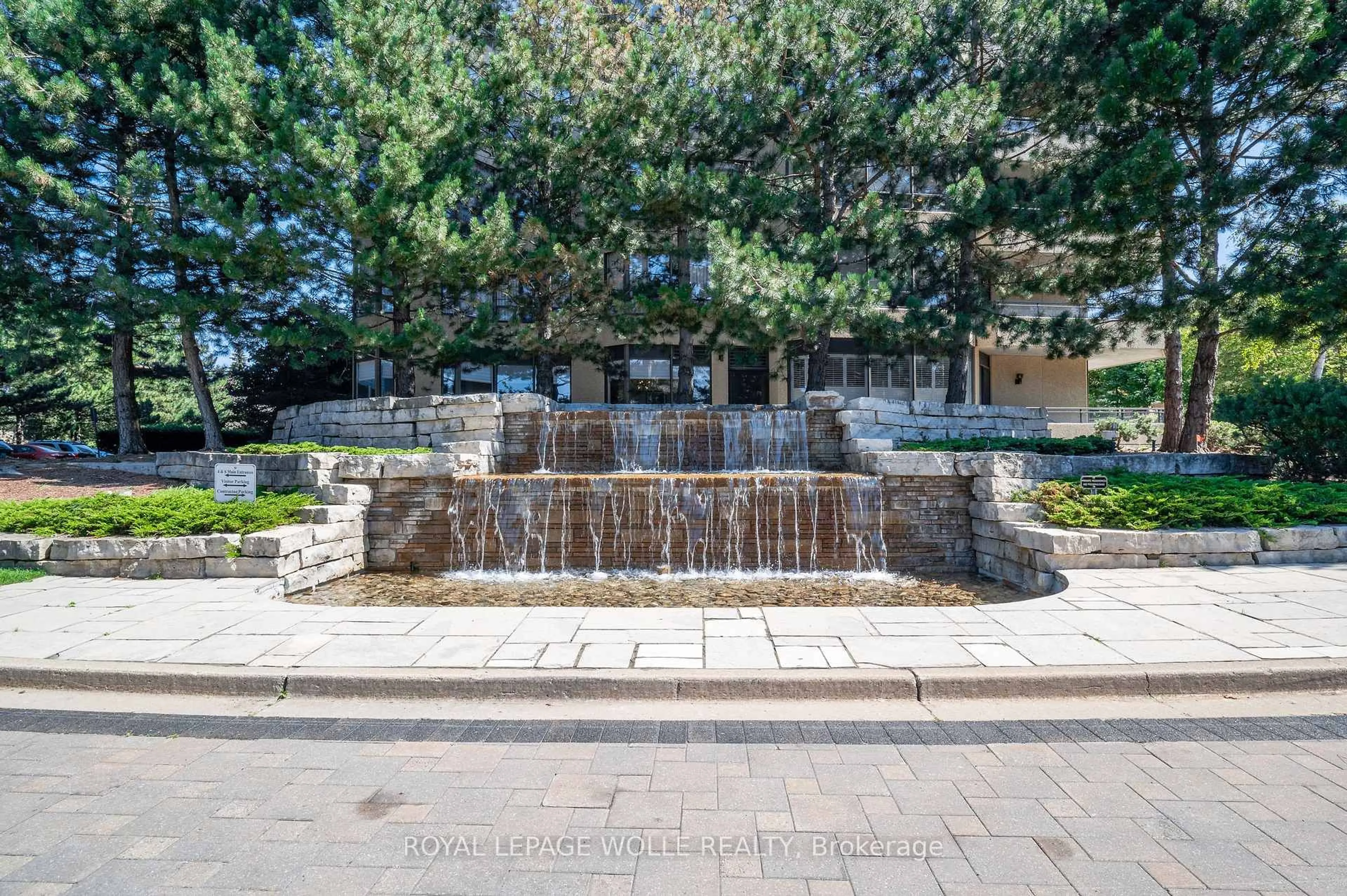 Patio, street for 6 Willow St #802, Waterloo Ontario N2J 4S3