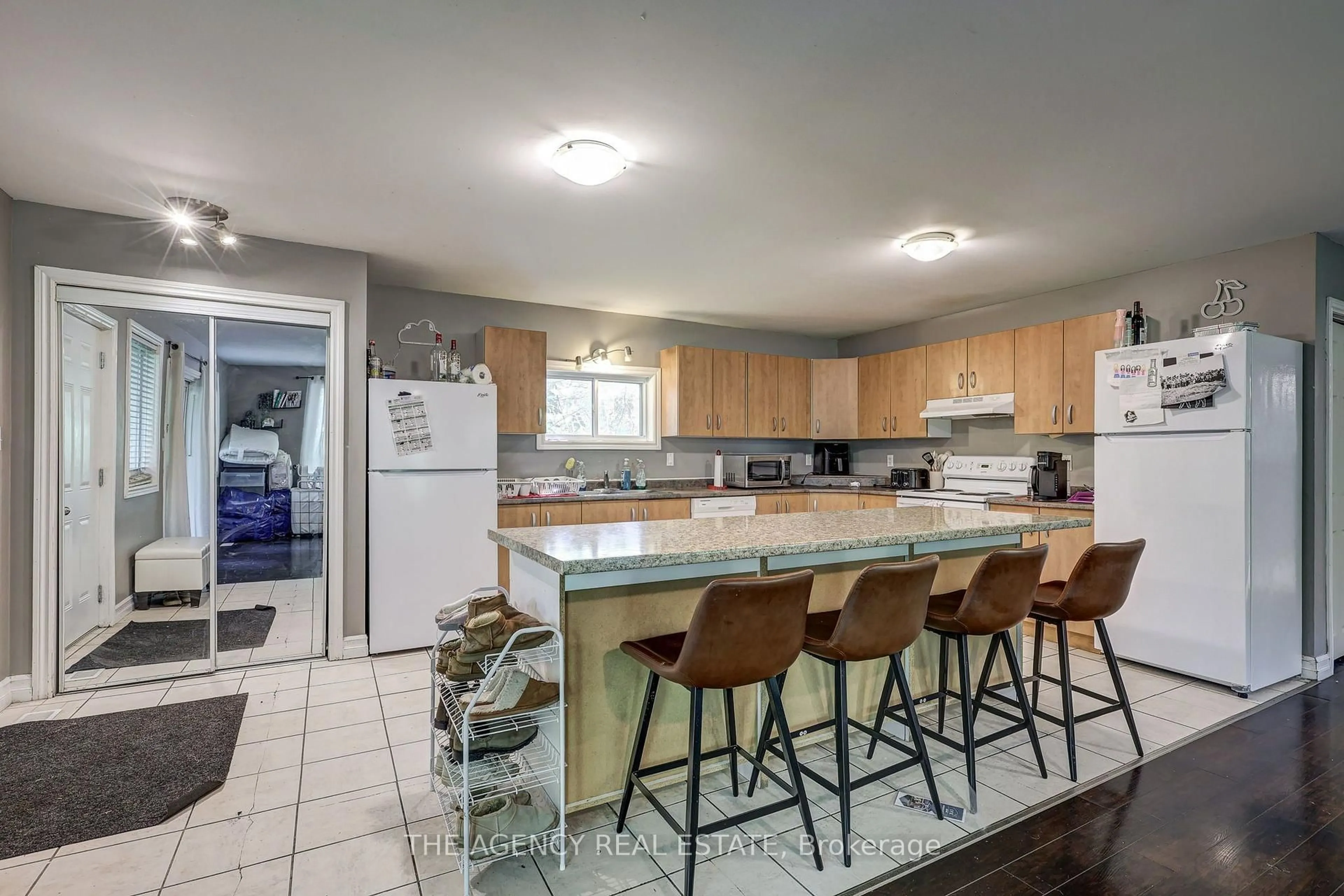 Open concept kitchen, ceramic/tile floor for 129 Oxford St, London North Ontario N6H 1S2