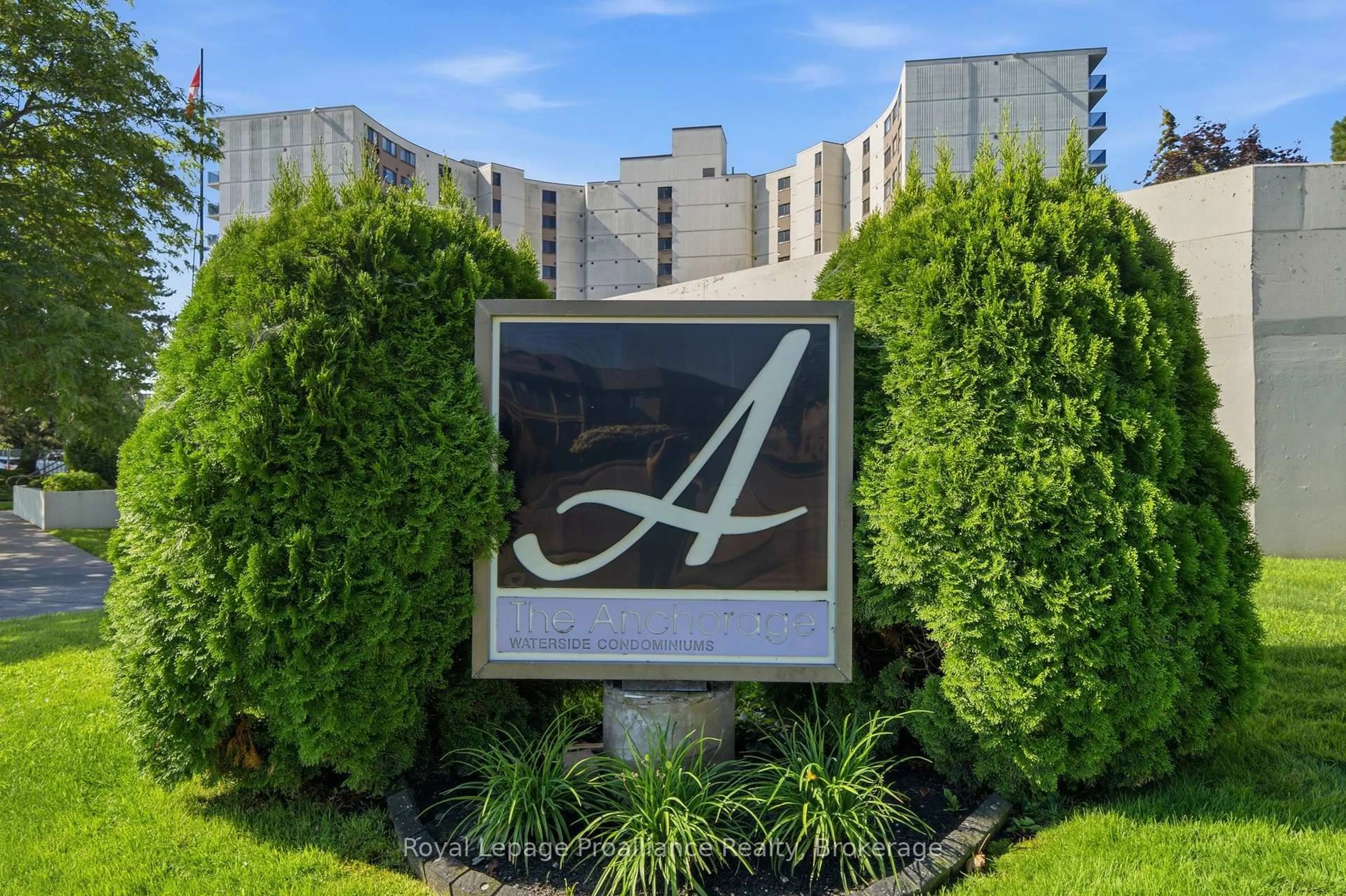 Indoor foyer for 2 South Front St #401, Belleville Ontario K8N 5K7