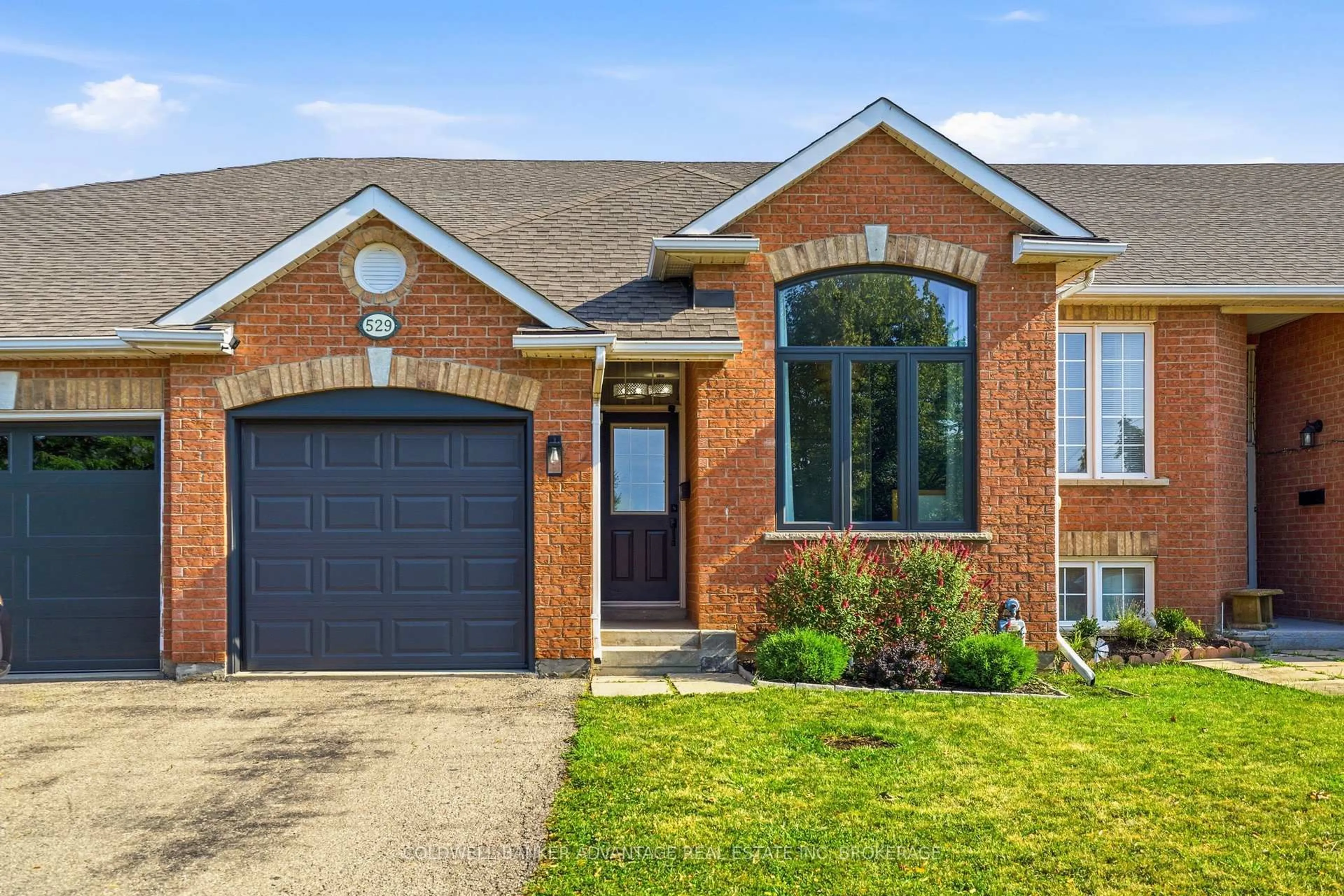 Home with brick exterior material, street for 529 St Lawrence Dr, Welland Ontario L3C 7H9