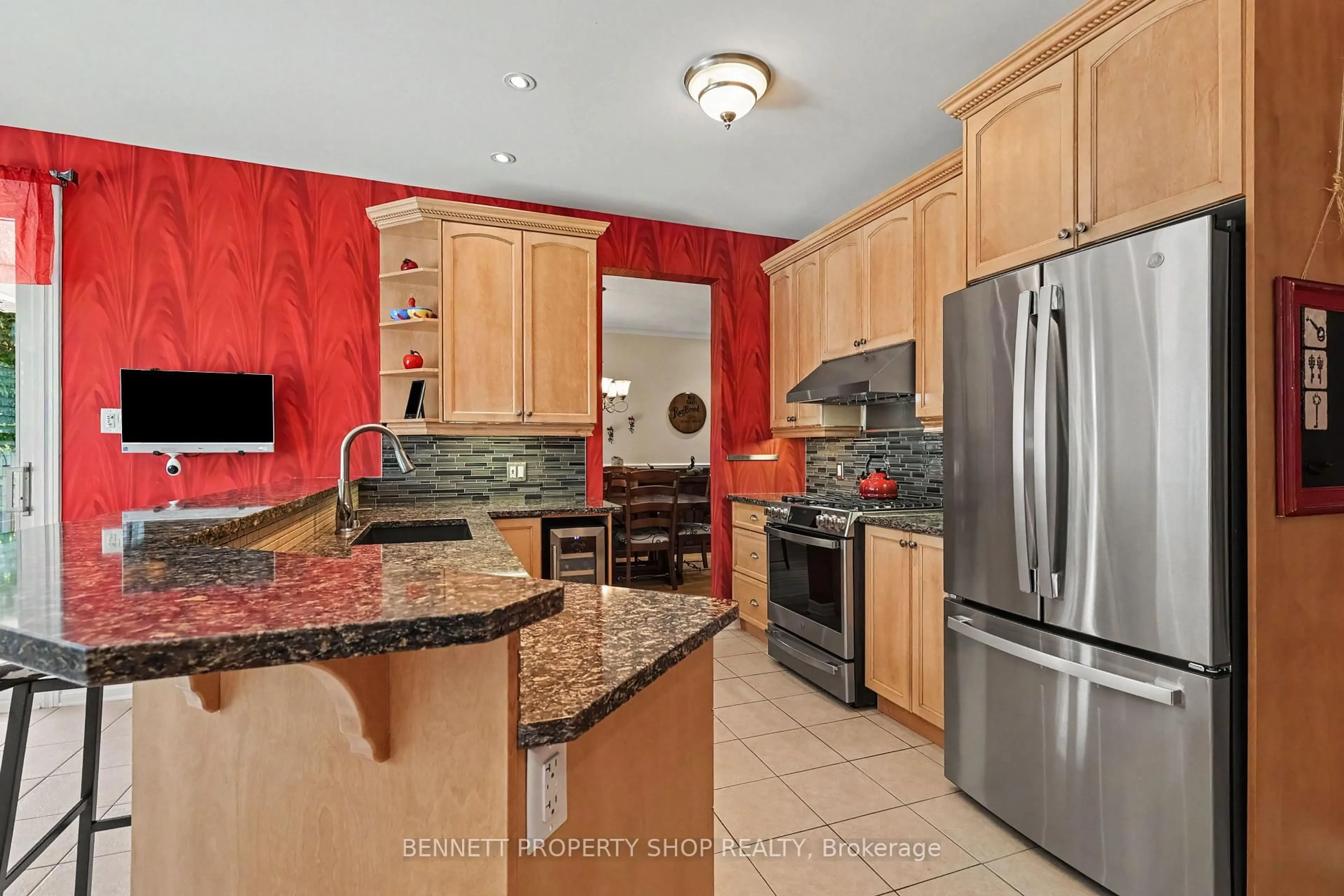 Open concept kitchen, unknown for 32 Rochelle Dr, Richmond Ontario K0A 2Z0
