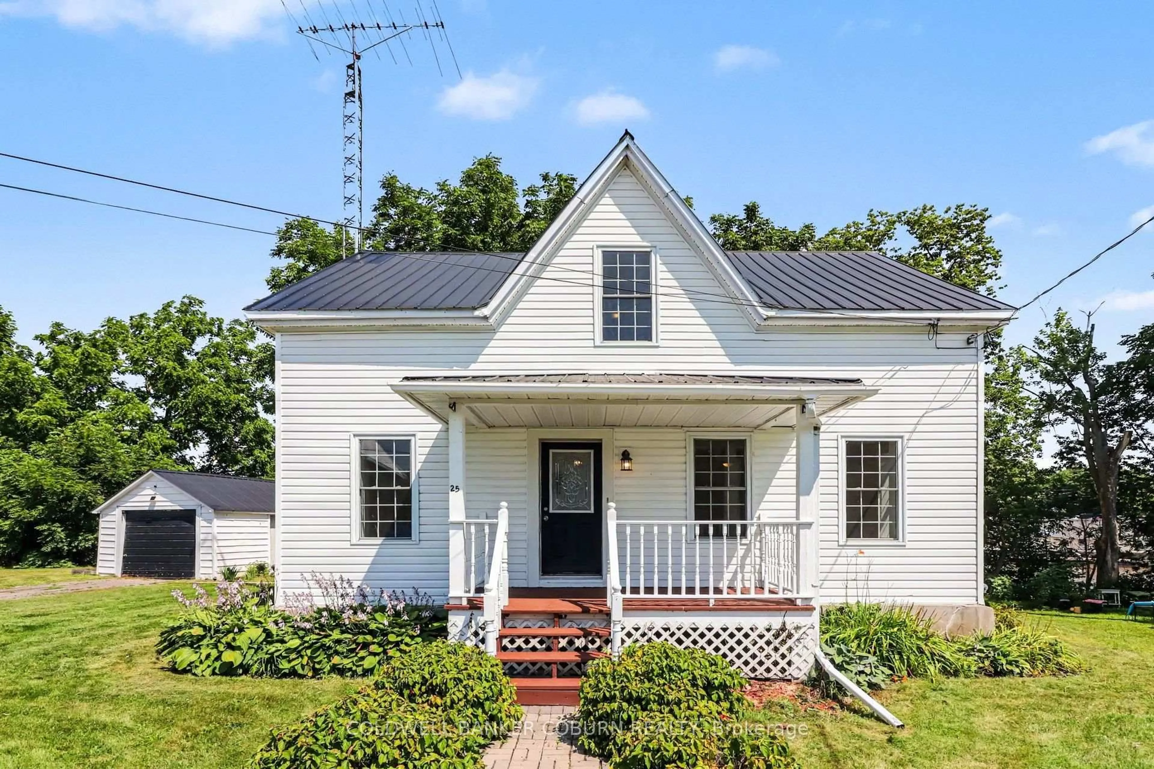 Home with vinyl exterior material, street for 25 Mill St, North Dundas Ontario K0C 1H0