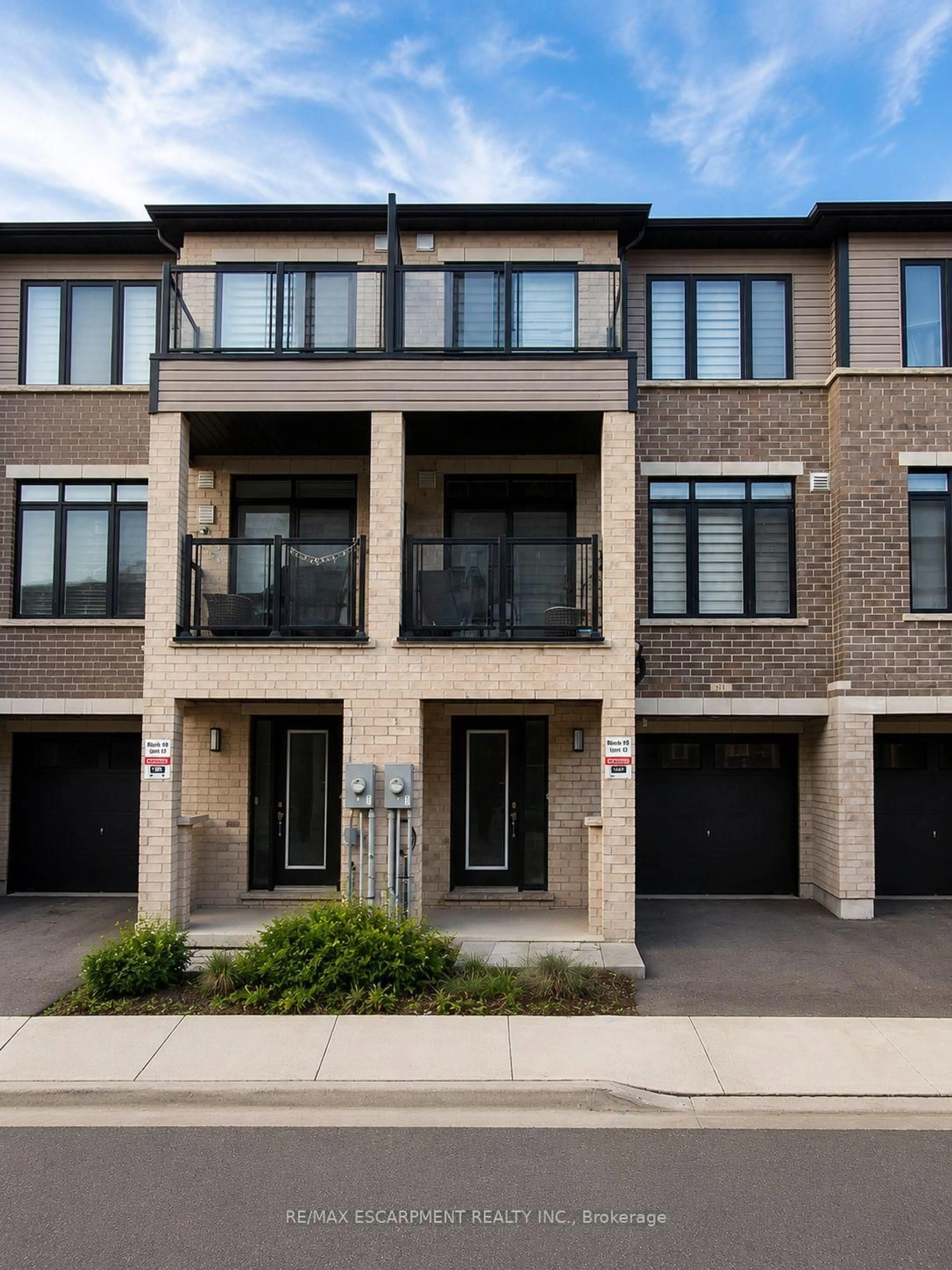 Home with brick exterior material, street for 585 Colborne St #913, Brantford Ontario N3S 0K4