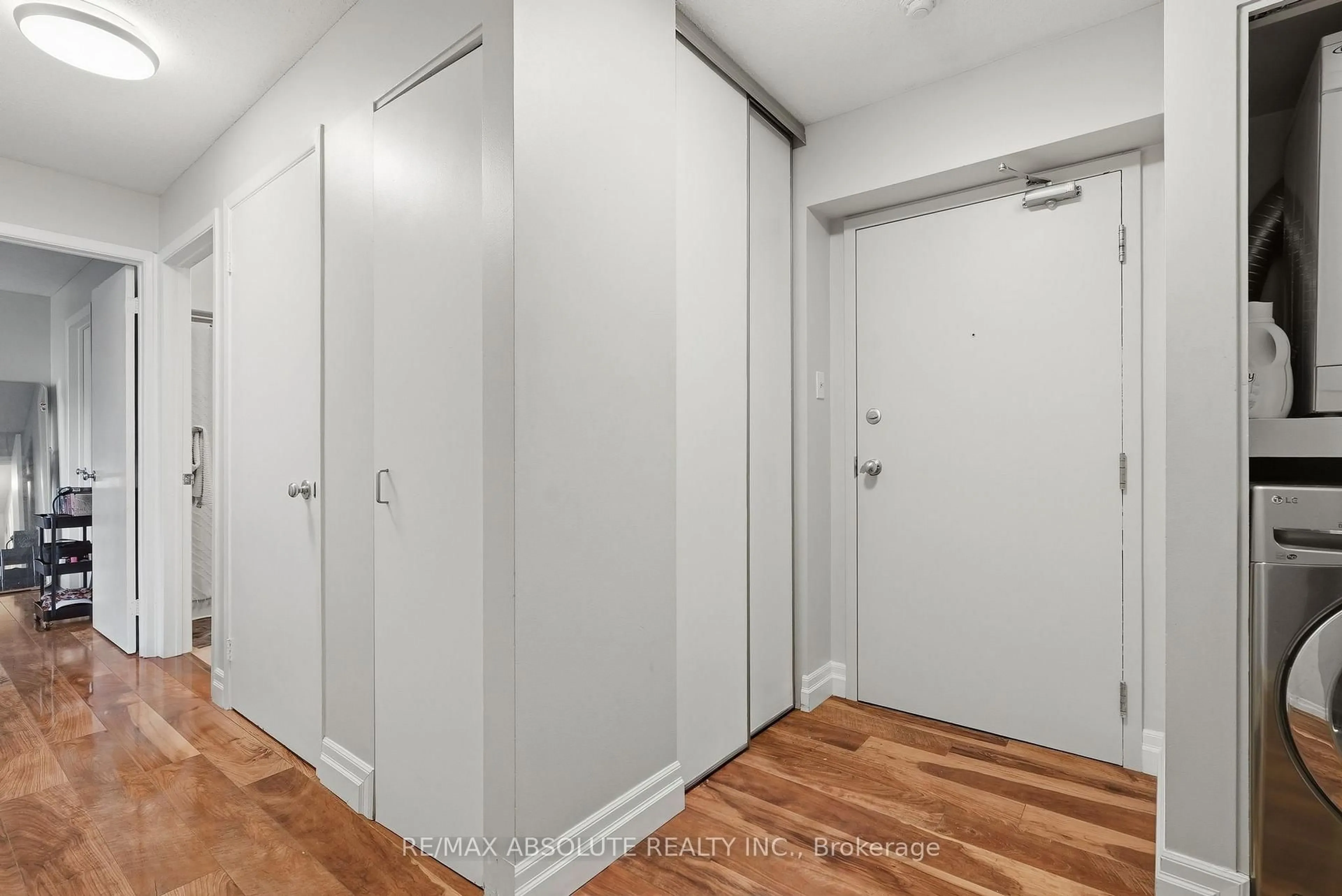 Unknown for 250 Brittany Dr #318, Ottawa Ontario K1K 4M1