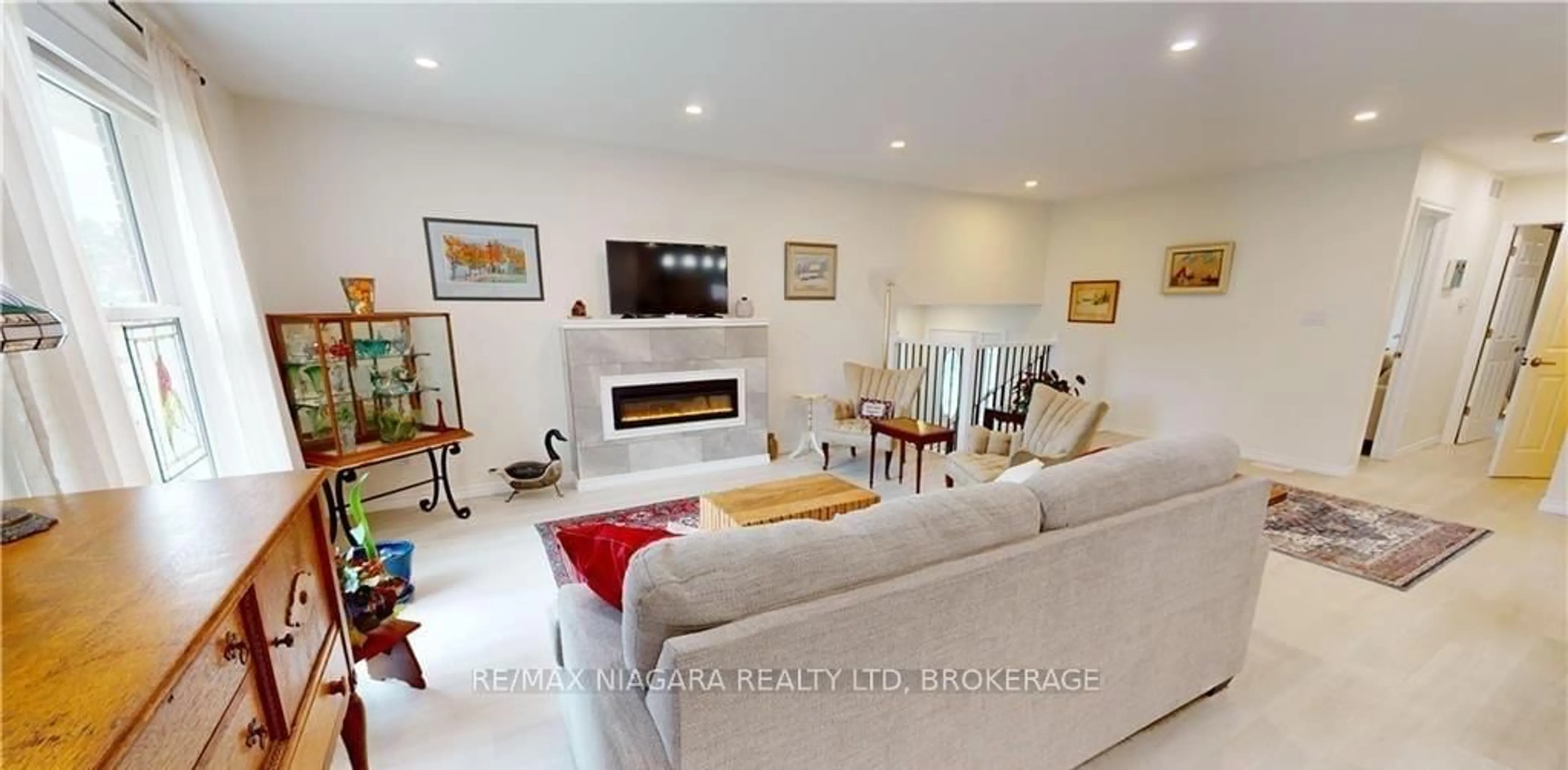 Living room with furniture, unknown for 84 Ziraldo Rd, St. Catharines Ontario L2N 6T1