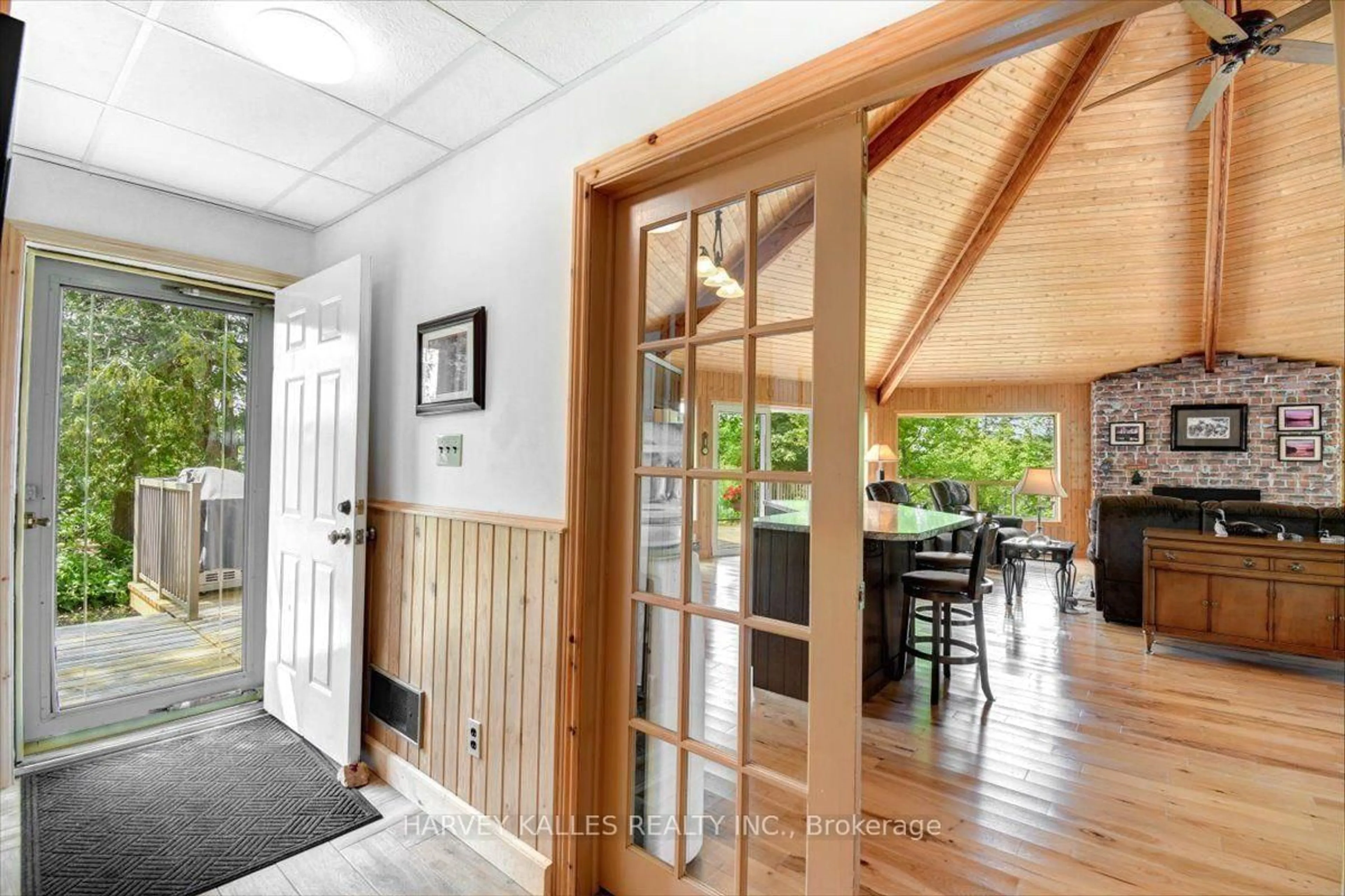 Indoor entryway for 321 Maple Landing Lane, Hastings Ontario K0L 1W0