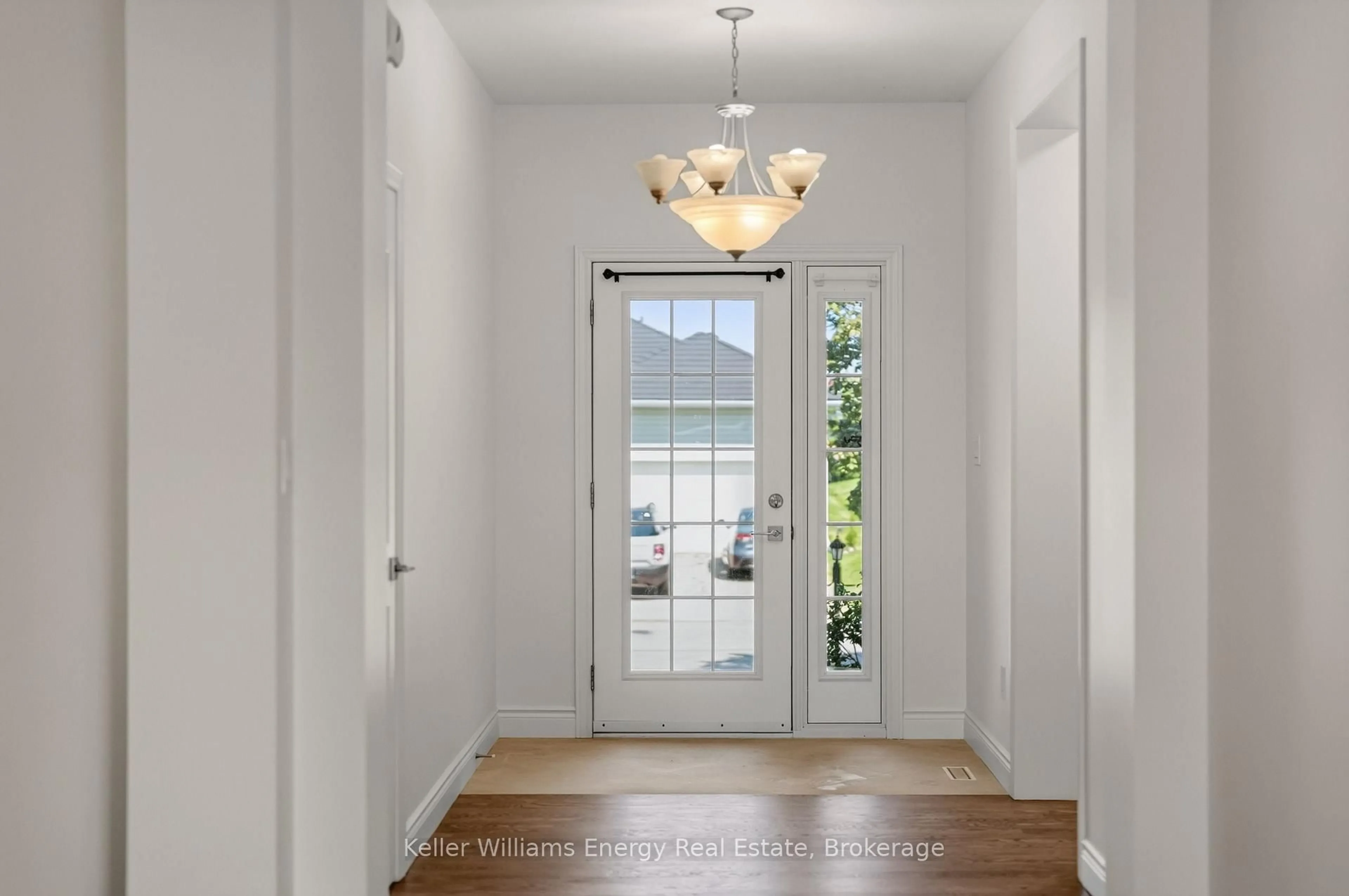 Indoor entryway for 56 Elmdale Dr, Prince Edward County Ontario K0K 3L0