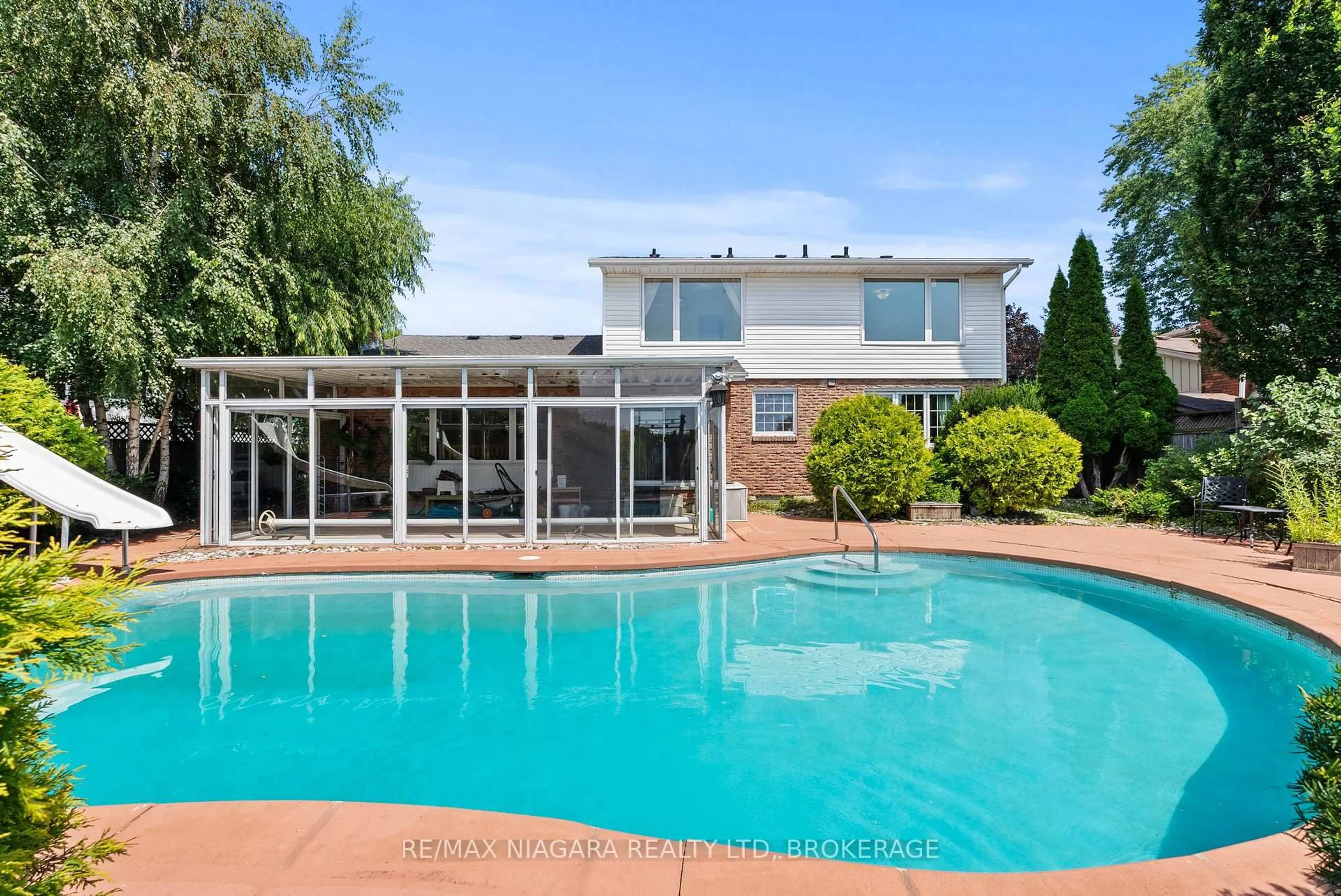 Pool for 21 Garrison Village Dr, Niagara-on-the-Lake Ontario L0S 1J0