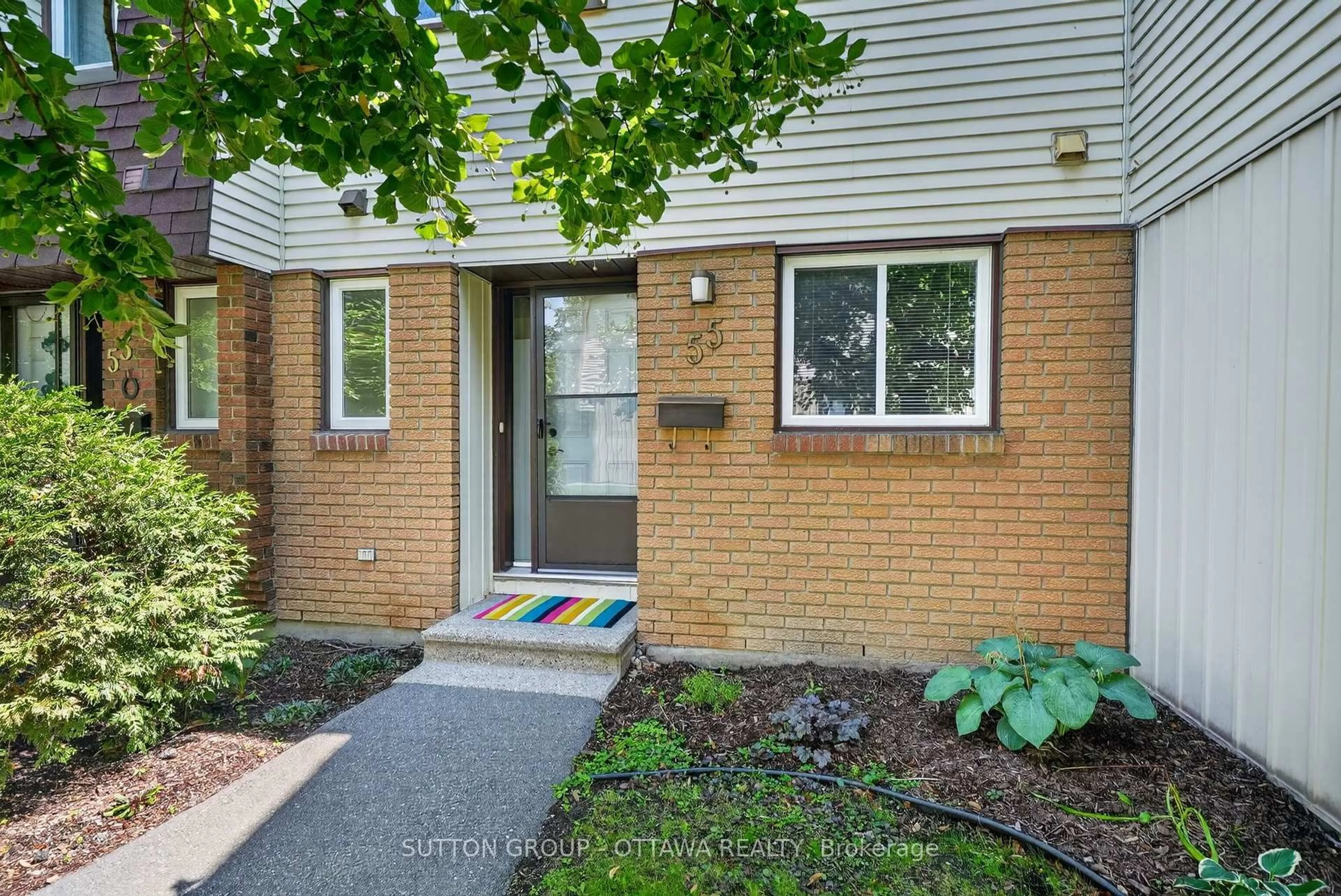 Unknown for 55 PIXLEY, Ottawa Ontario K1G 4C3