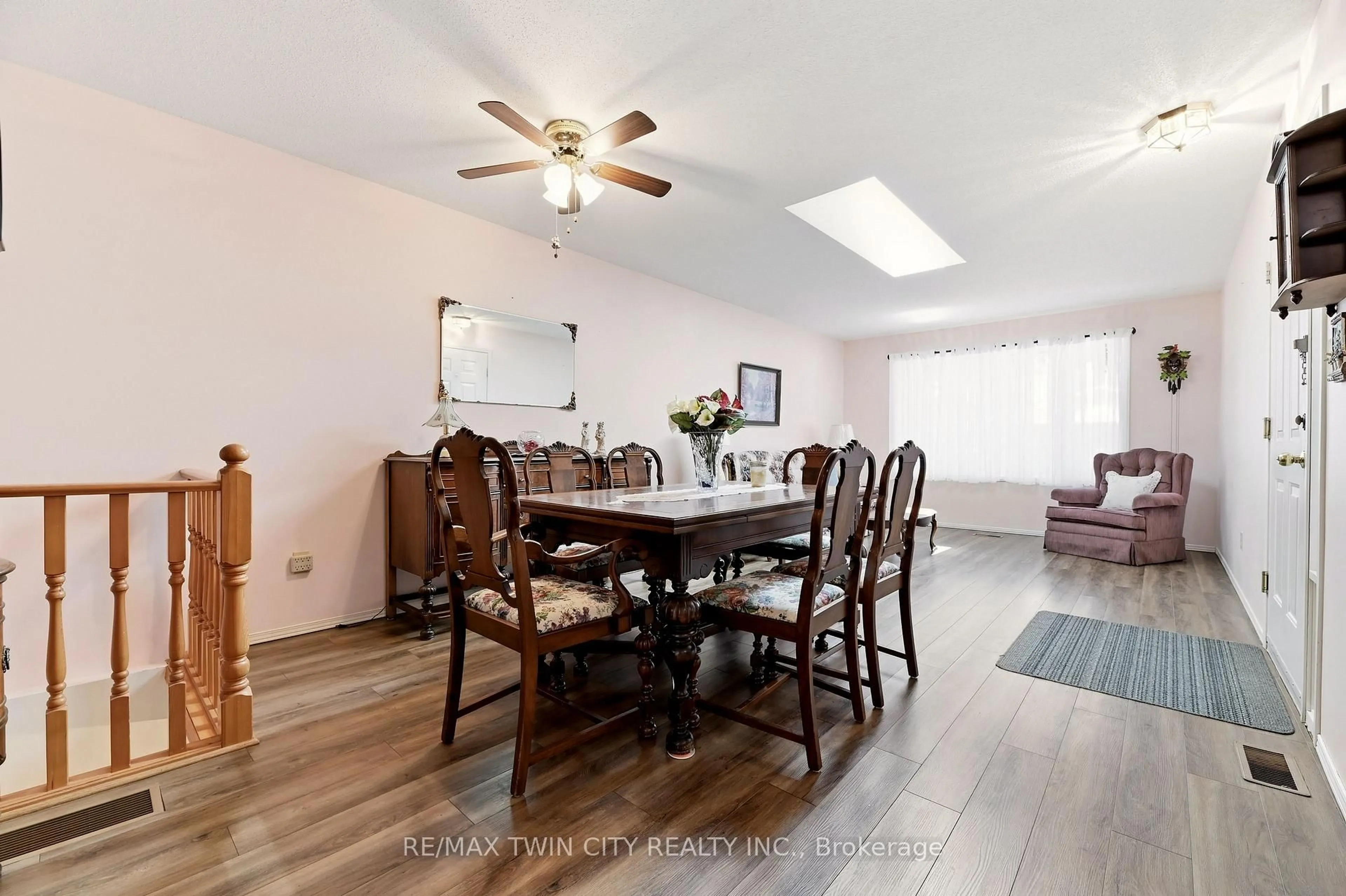 Dining room, wood/laminate floor for 1030 Colborne St, Brantford Ontario N3S 3T6