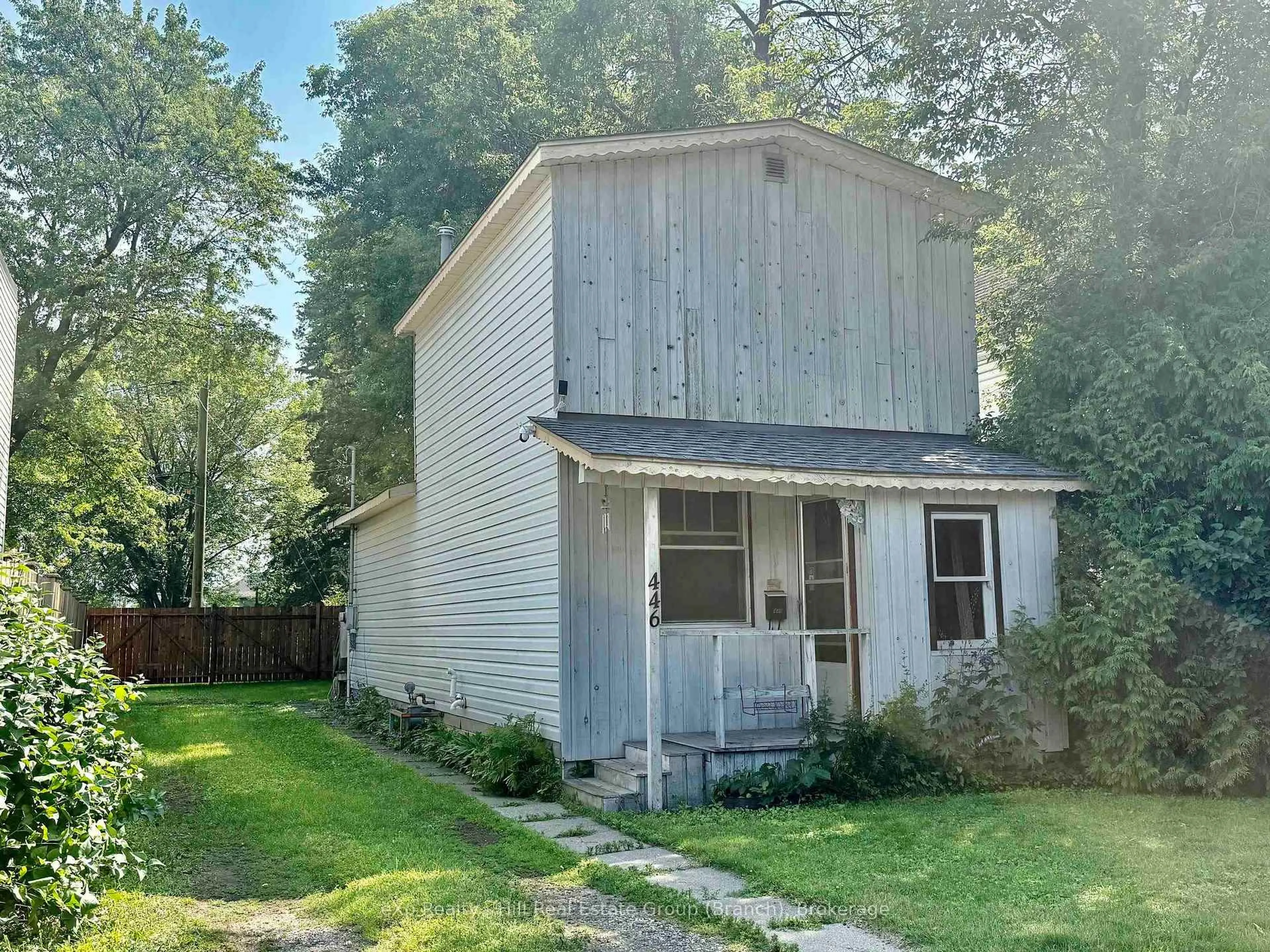 Shed for 446 Vickers St, Thunder Bay Ontario P7C 4B5