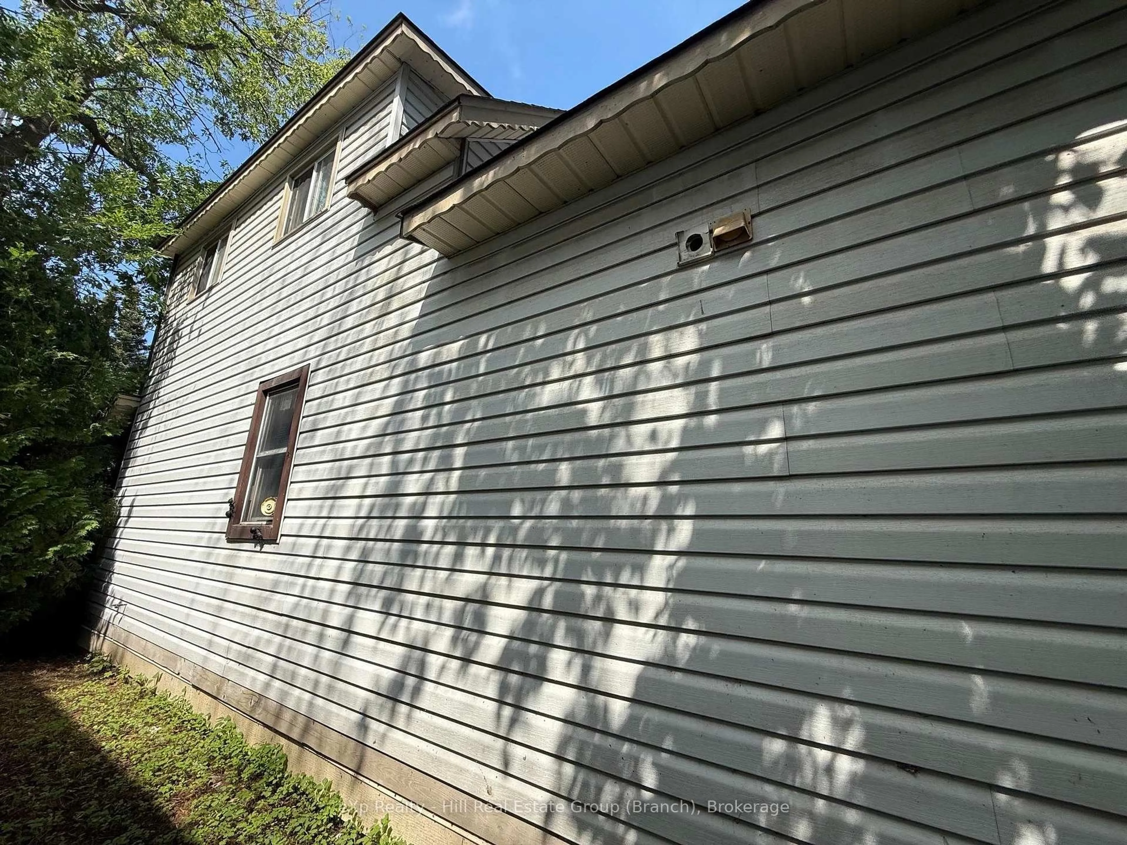Home with vinyl exterior material, building for 446 Vickers St, Thunder Bay Ontario P7C 4B5