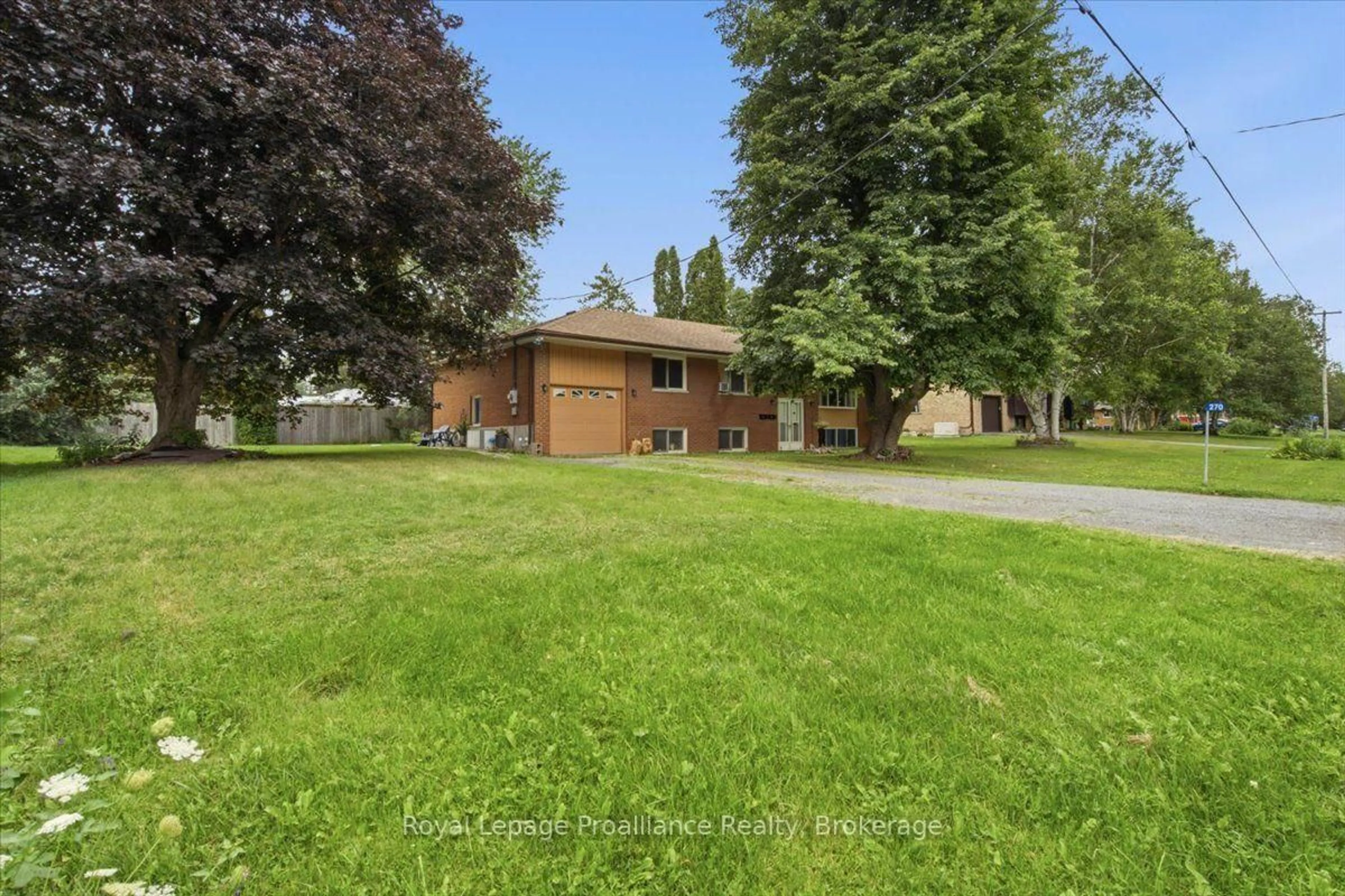A pic from outside/outdoor area/front of a property/back of a property/a pic from drone, street for 270 Colonial Rd, Belleville Ontario K8R 1B9