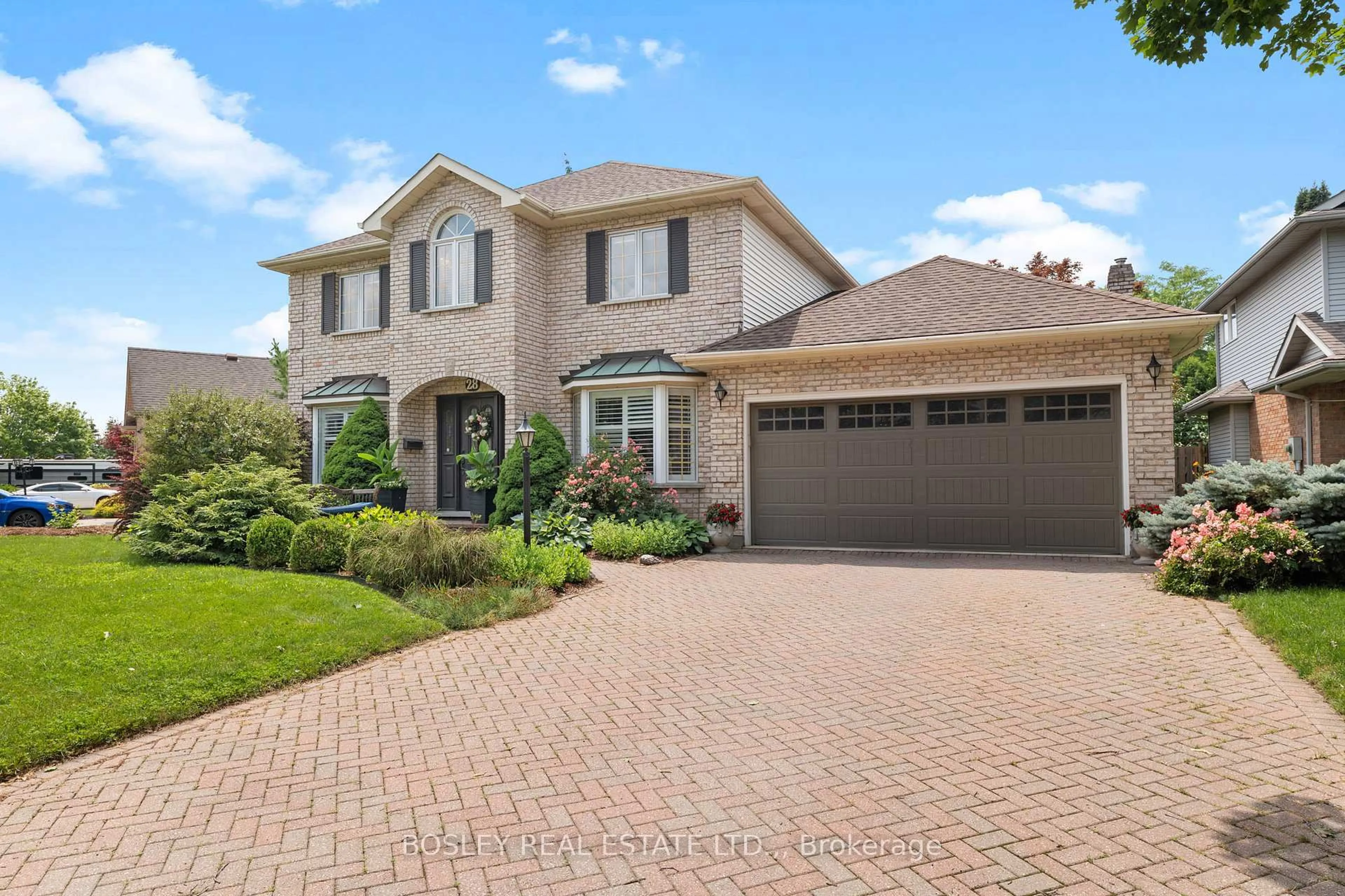 Home with brick exterior material, street for 28 Arbour Glen Dr, St. Catharines Ontario L2W 1B3