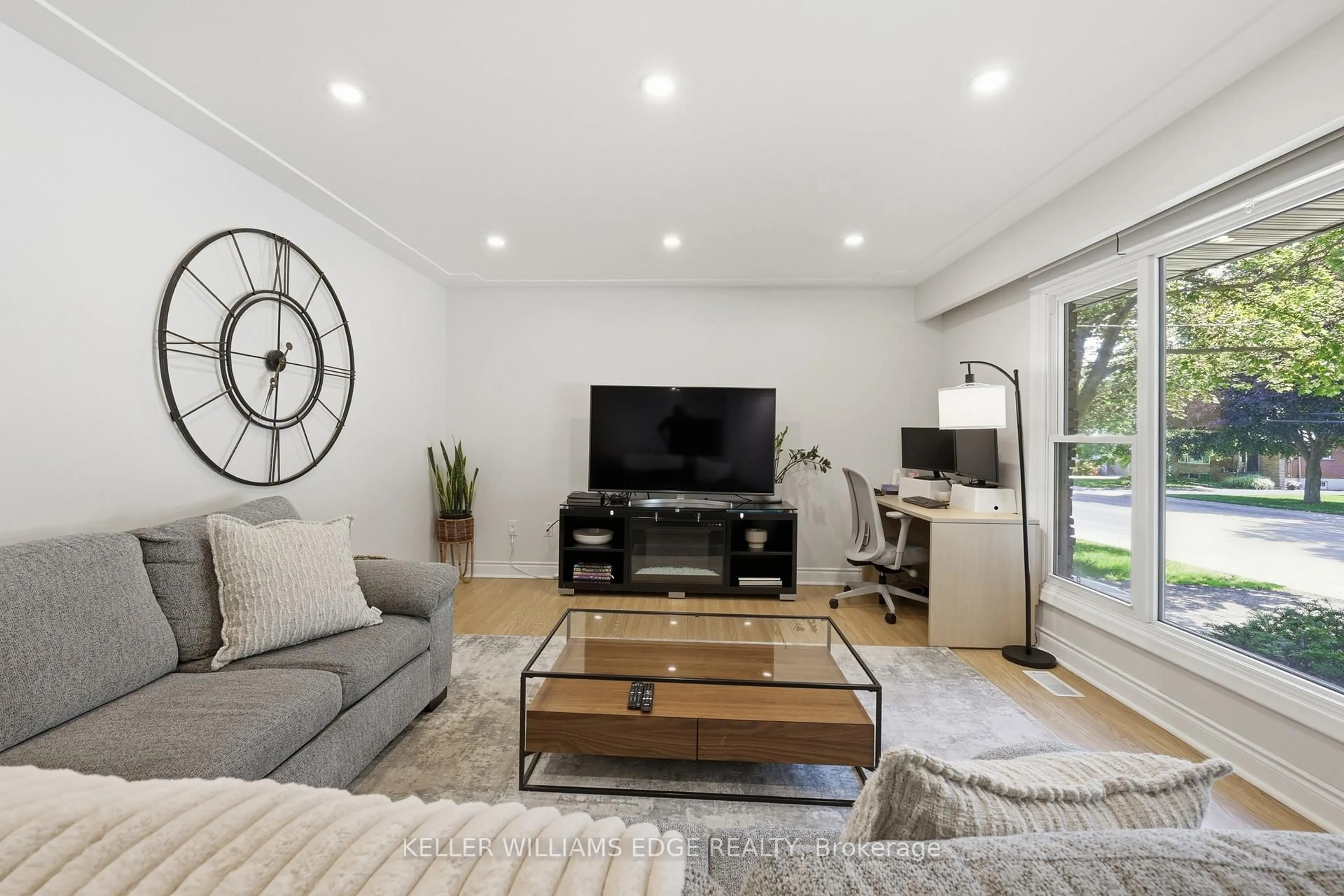 Living room with furniture, unknown for 312 Upper Paradise Rd, Hamilton Ontario L9C 5C4