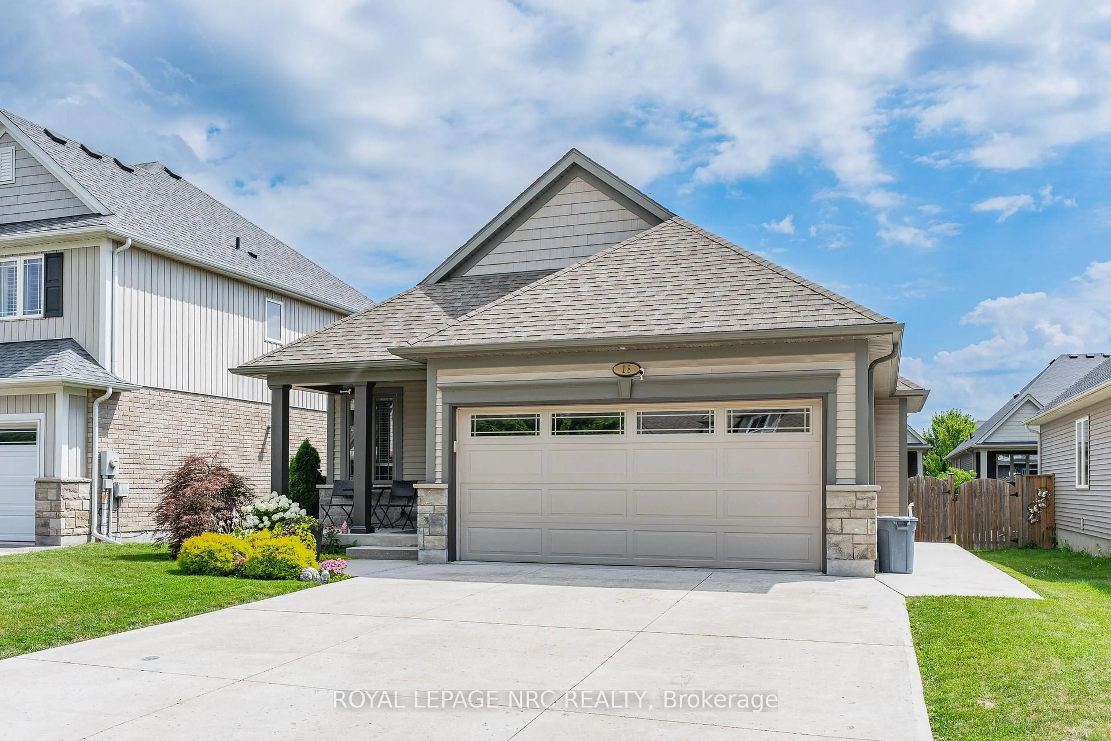 Unknown for 18 Eastman Gateway, Thorold Ontario L2V 0E2