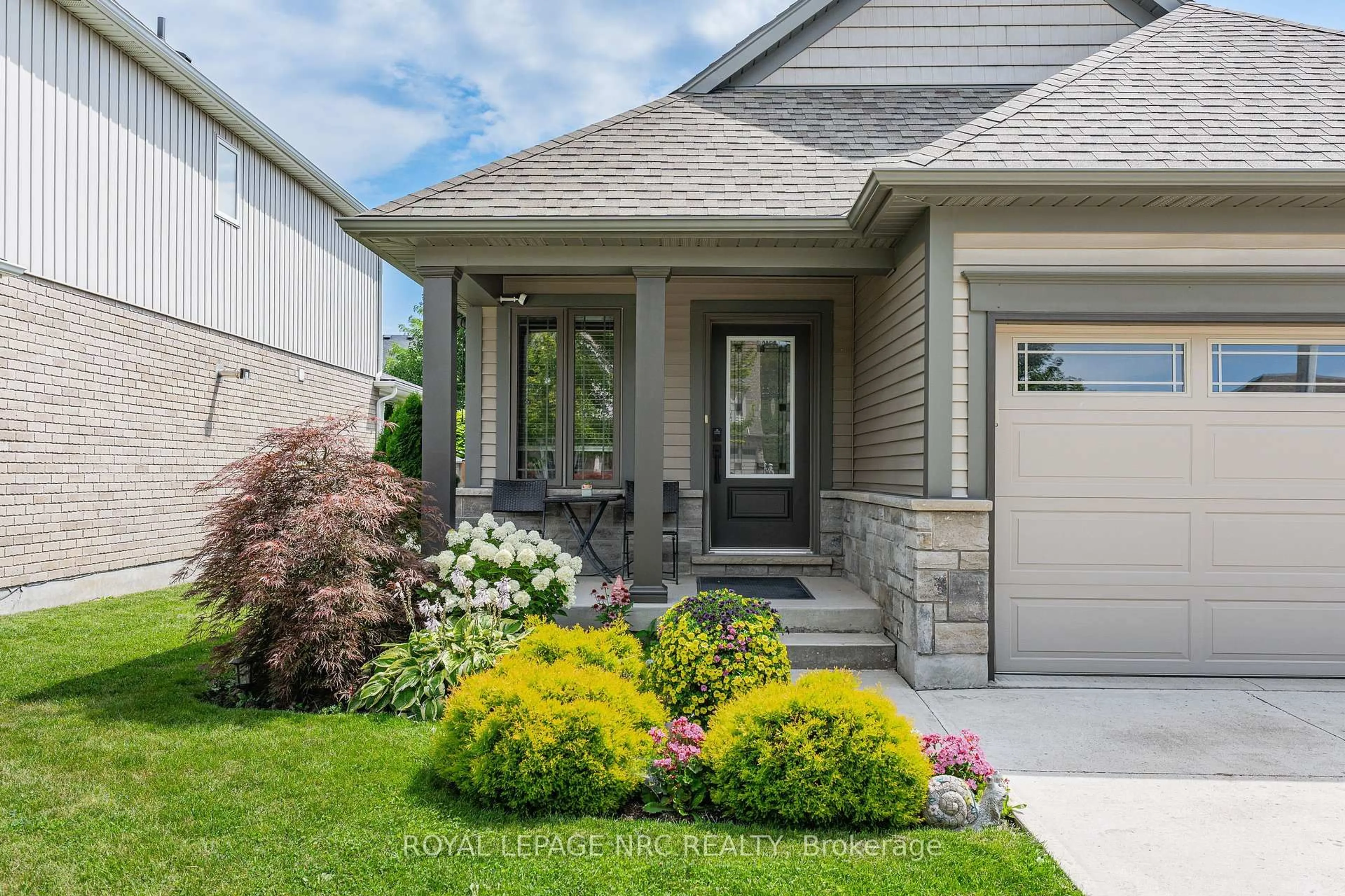 Unknown for 18 Eastman Gateway, Thorold Ontario L2V 0E2
