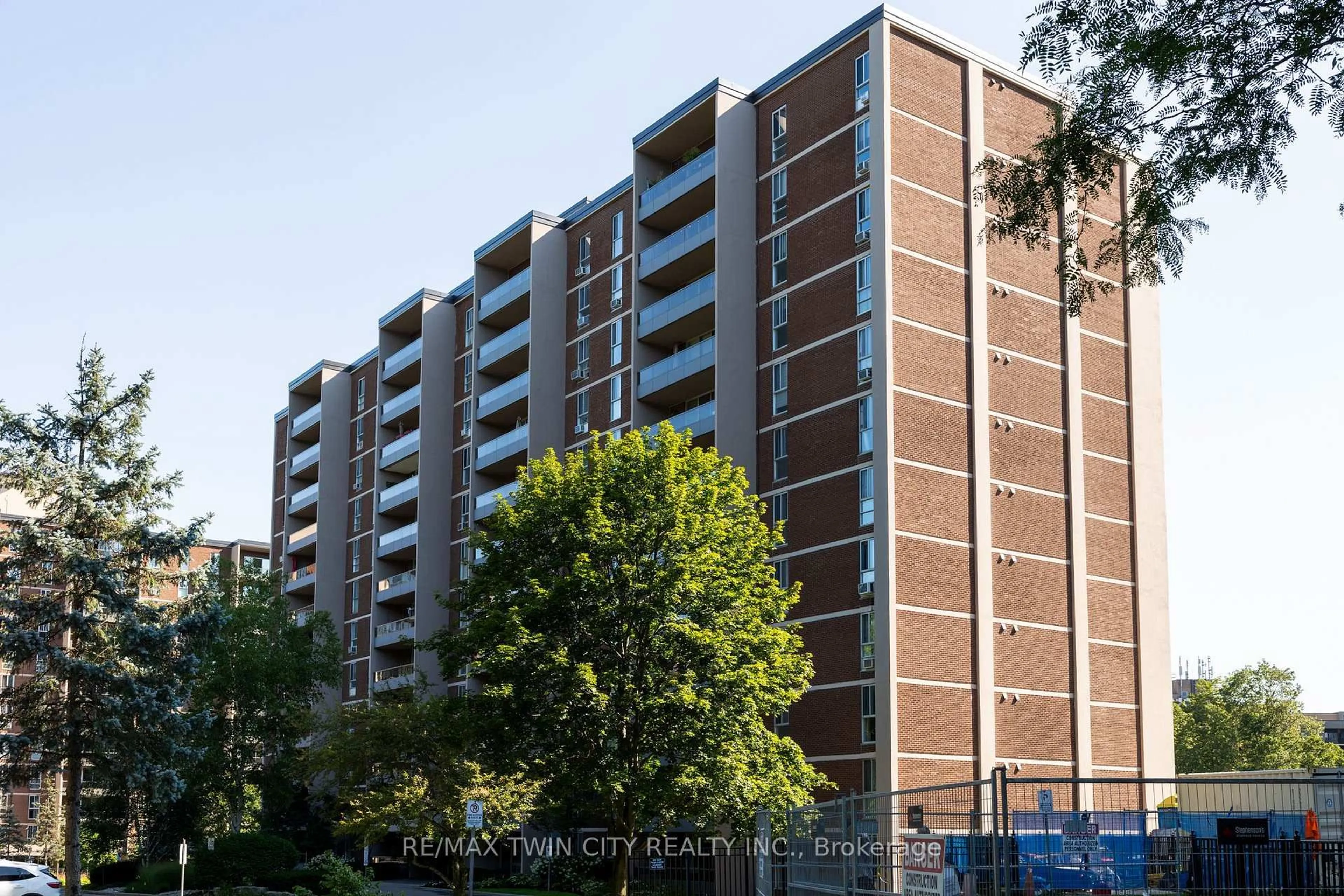 Unknown for 1966 MAIN St, Hamilton Ontario L8S 1J6