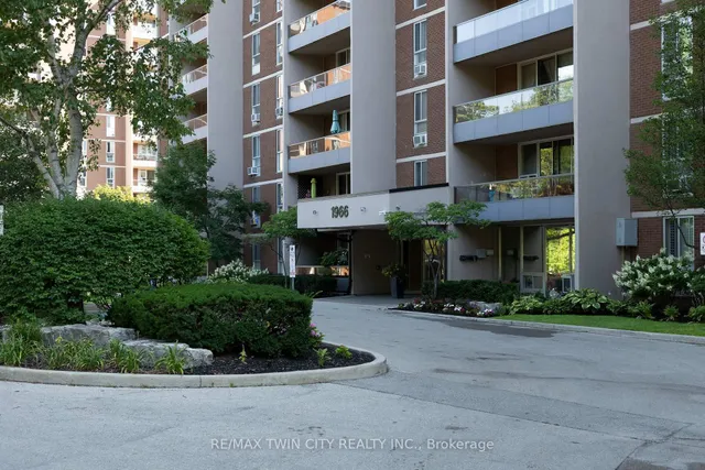 1966 MAIN St, Hamilton 2