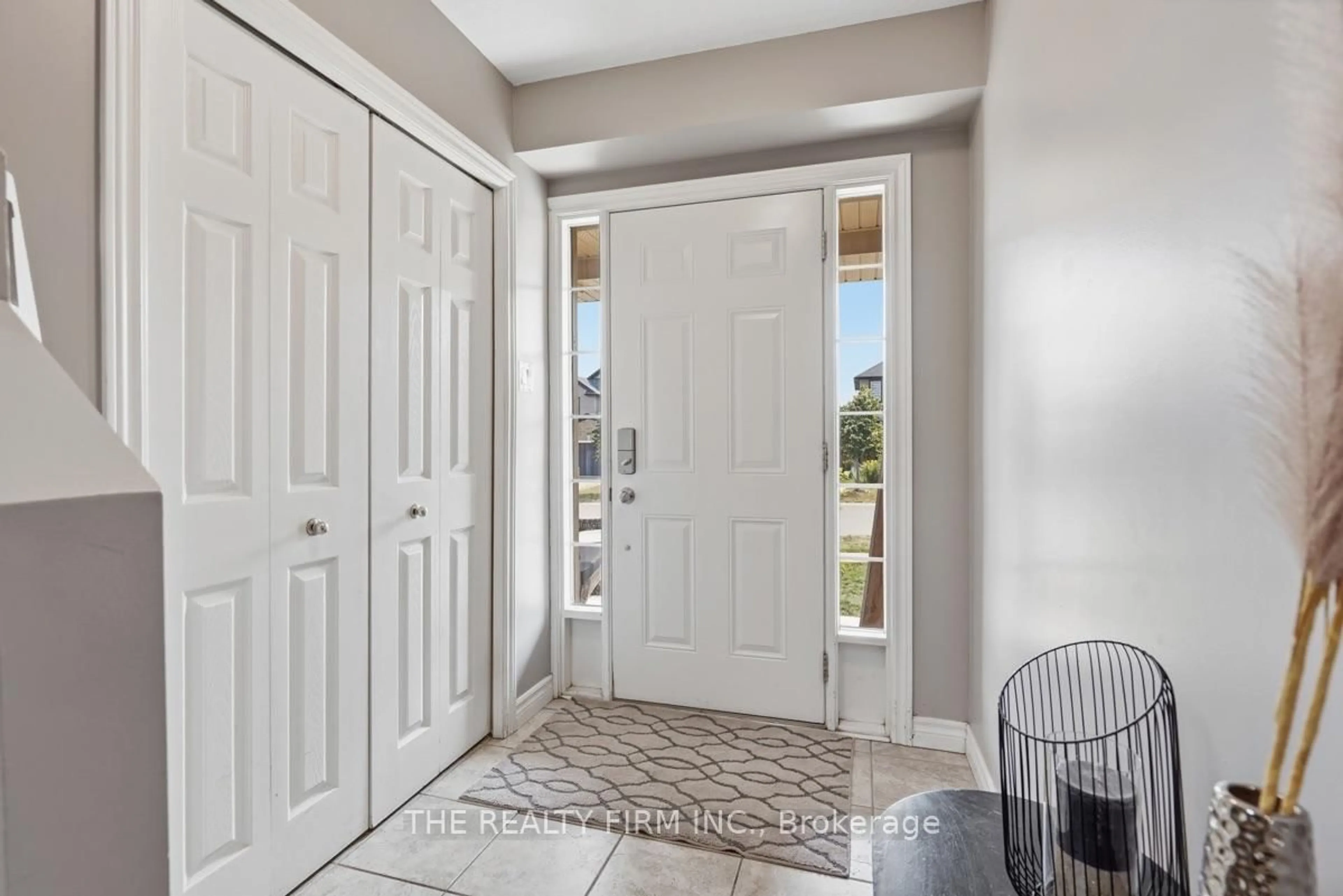 Indoor entryway for 1830 Couldridge Way, London North Ontario N6G 5B4