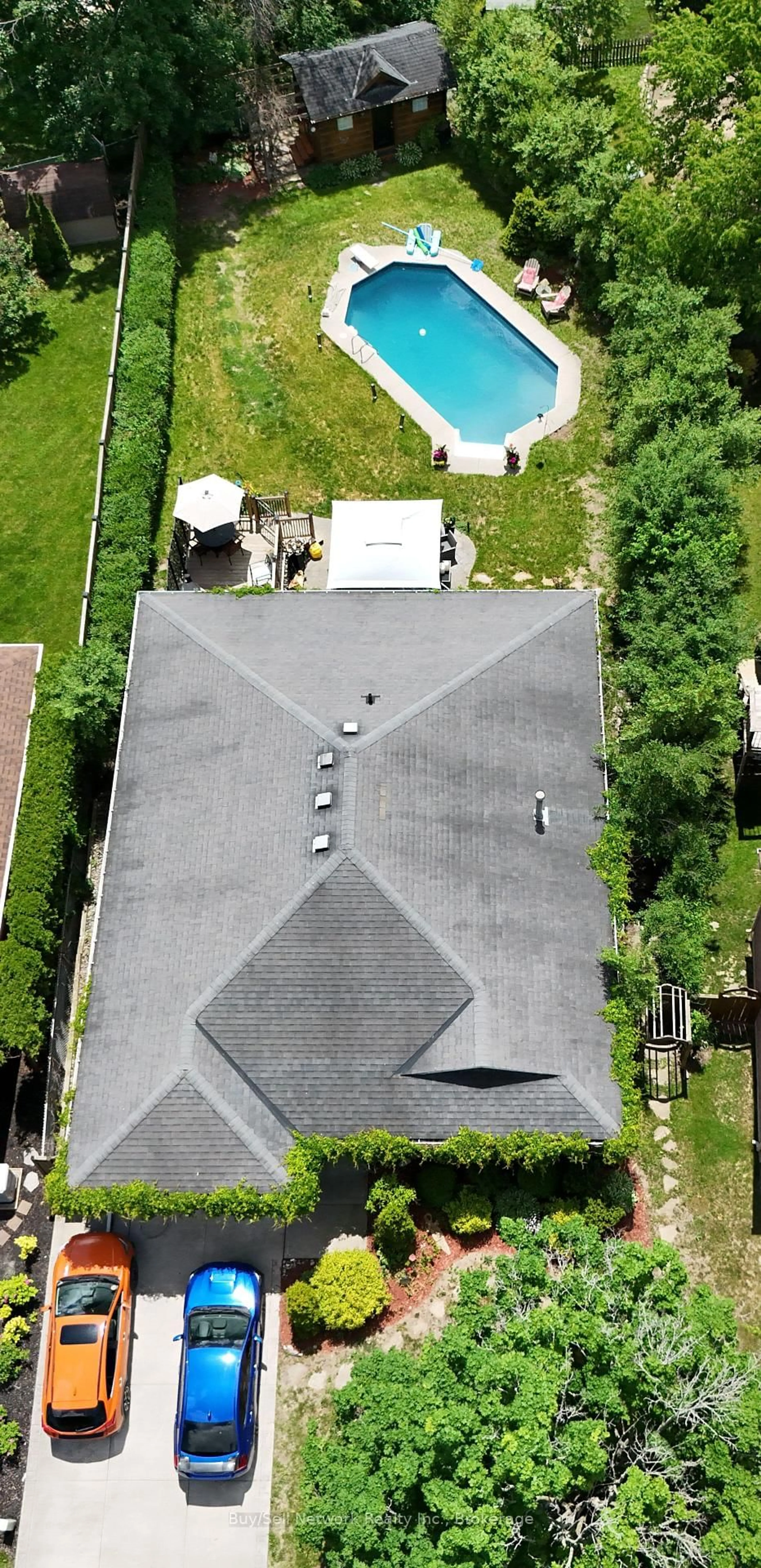 A pic from outside/outdoor area/front of a property/back of a property/a pic from drone, street for 2504 Idyllwood Cres, Peterborough Ontario K9L 1Y9