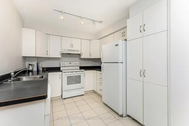 138 Somerset St #502, Ottawa 5