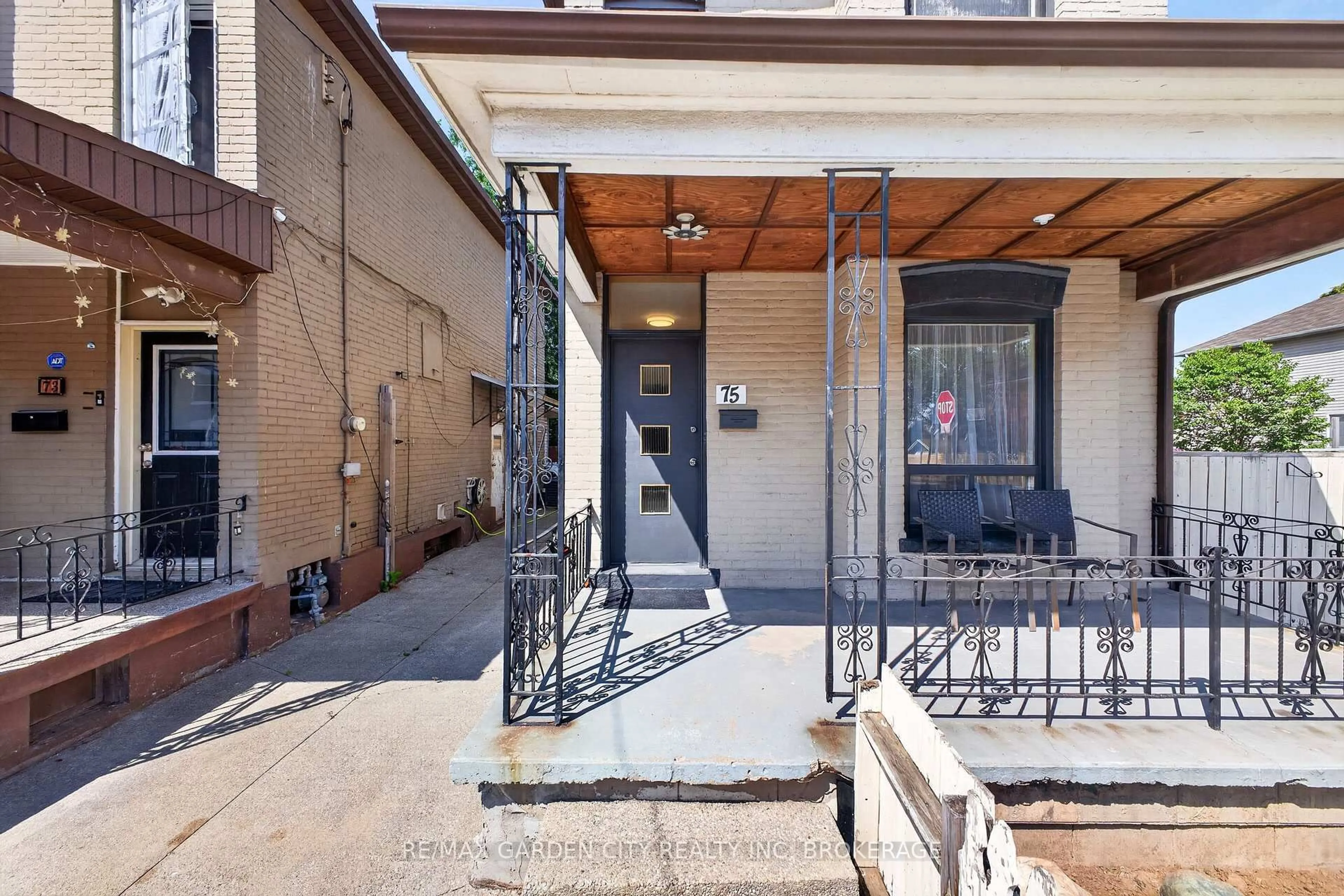 Patio, street for 75 Keith St, Hamilton Ontario L8L 3S2