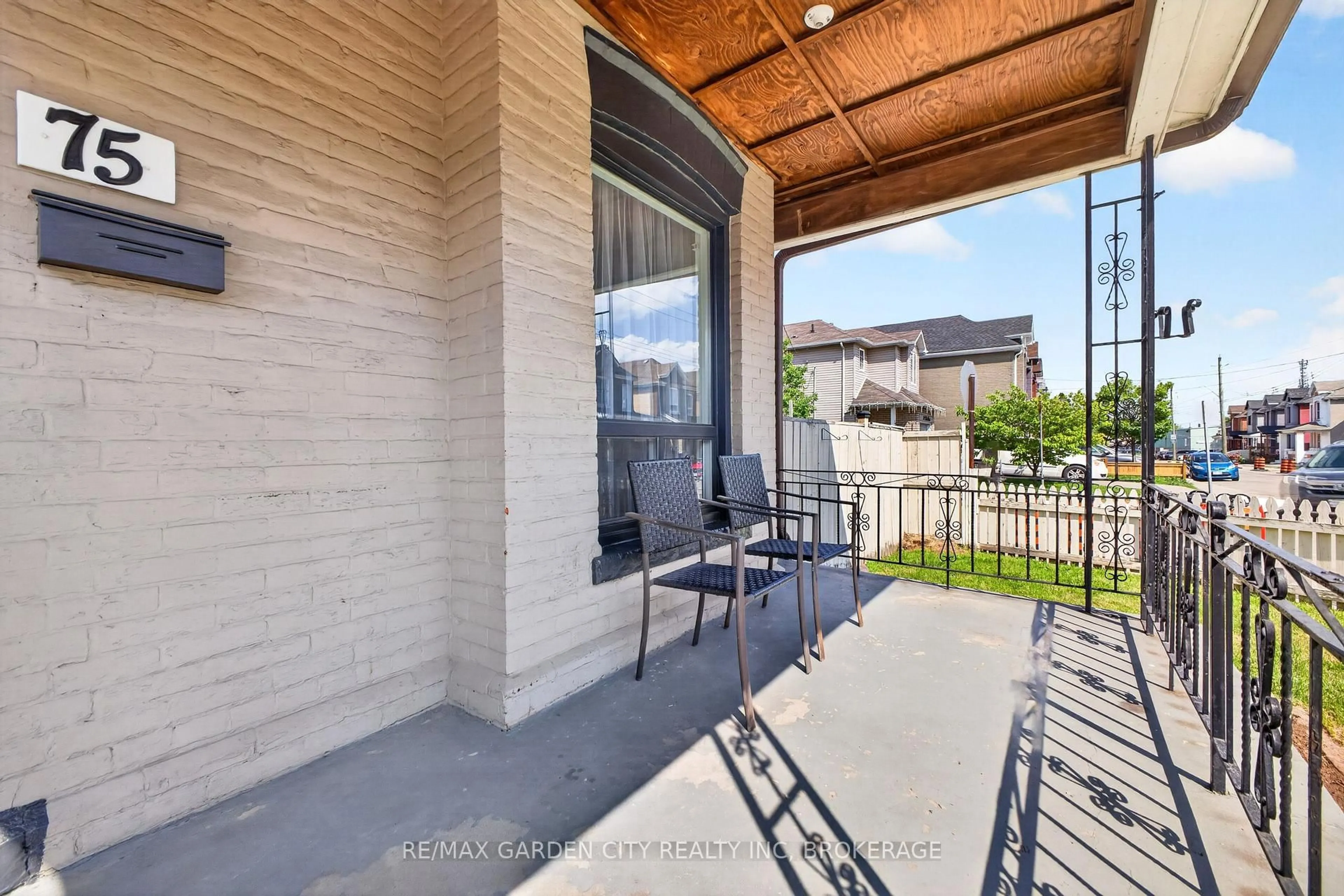 Patio, street for 75 Keith St, Hamilton Ontario L8L 3S2