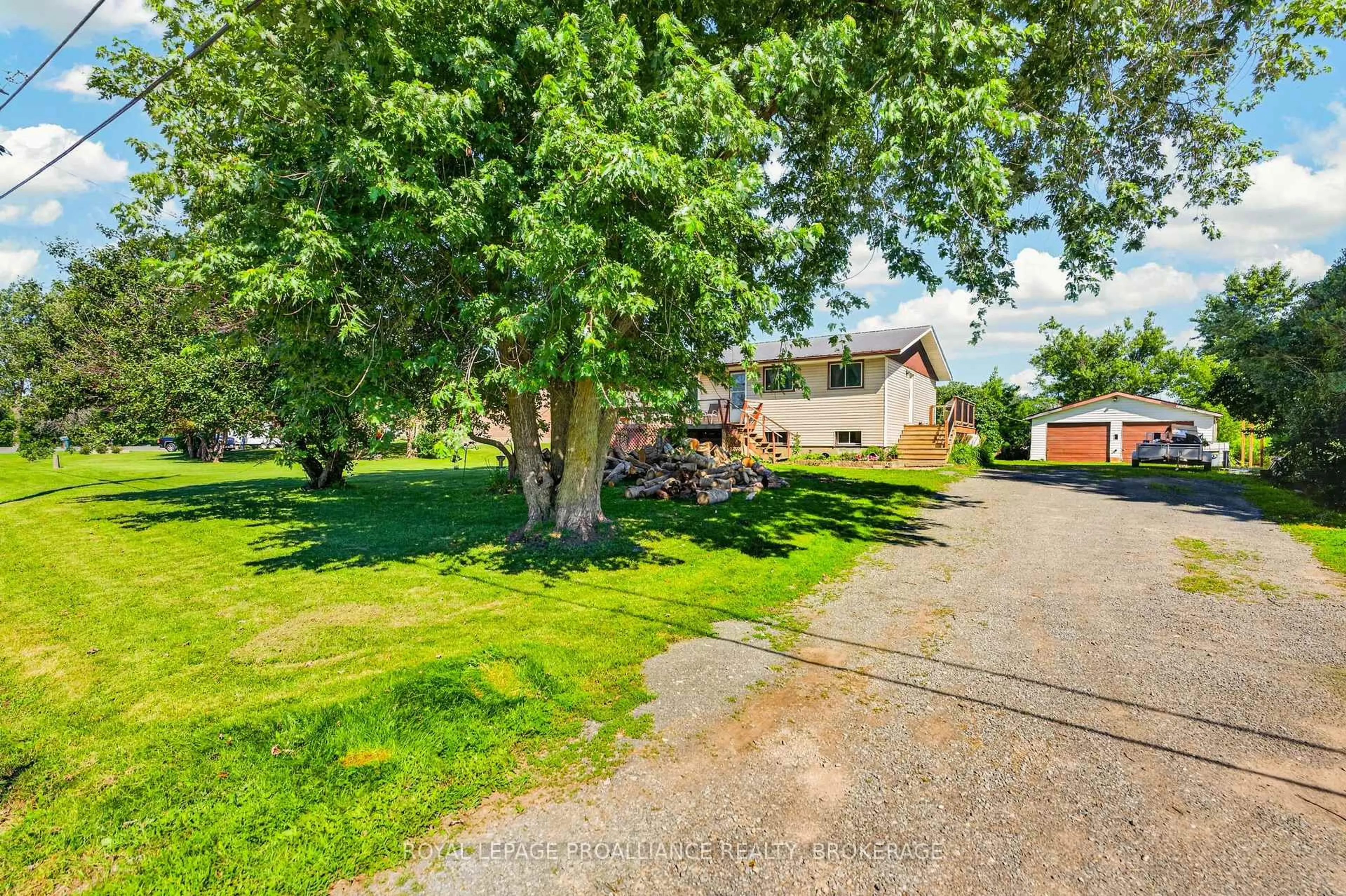 A pic from outside/outdoor area/front of a property/back of a property/a pic from drone, unknown for 3670 Smith Rd, Kingston Ontario K7P 2Y7