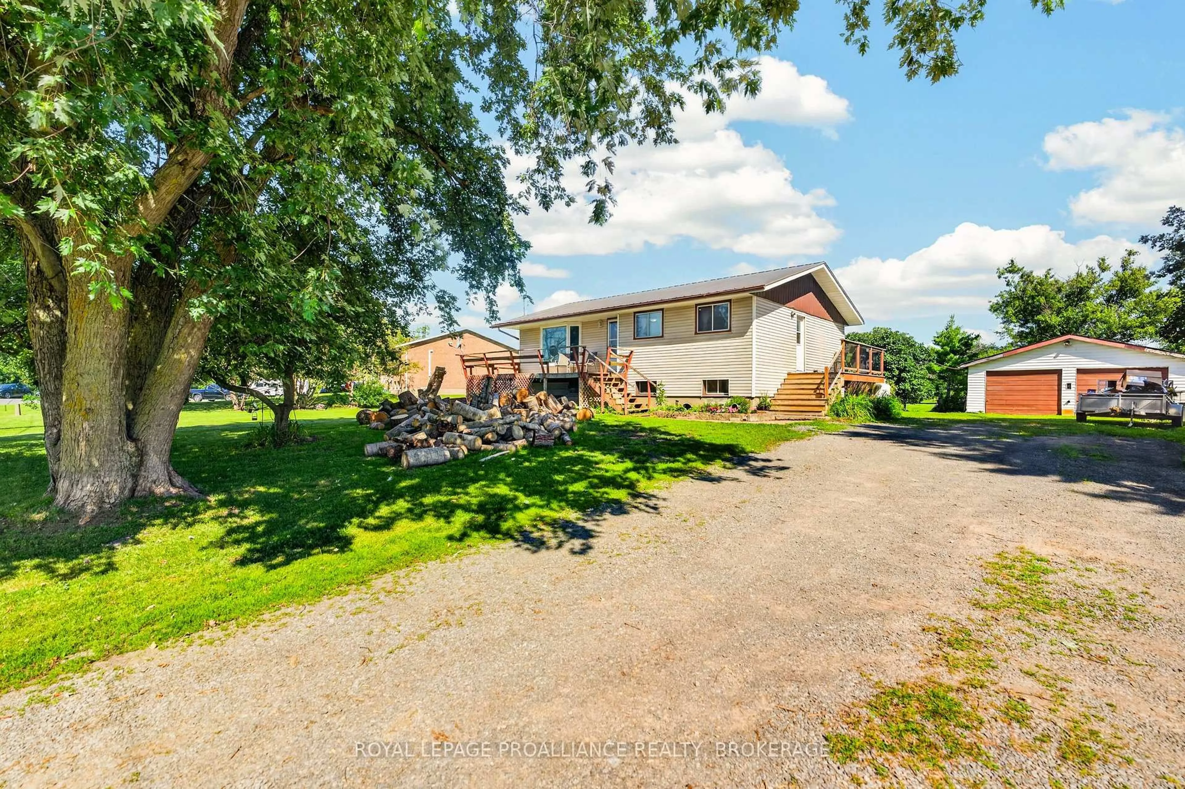 A pic from outside/outdoor area/front of a property/back of a property/a pic from drone, unknown for 3670 Smith Rd, Kingston Ontario K7P 2Y7